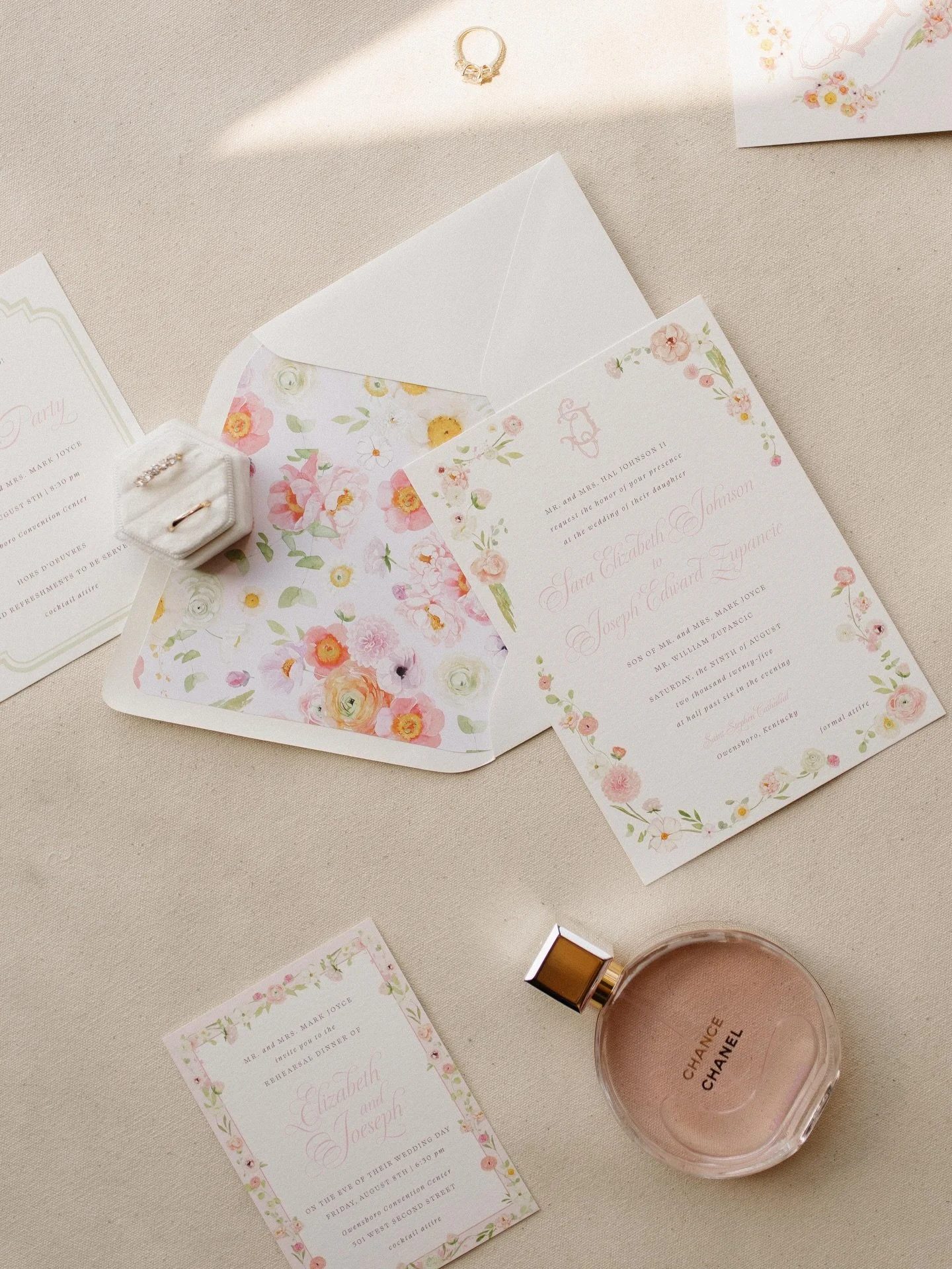 Pink! Girly! Dreamy! Obsessed with Elizabeth and Joe&rsquo;s summer invitation suite 🌸🤍