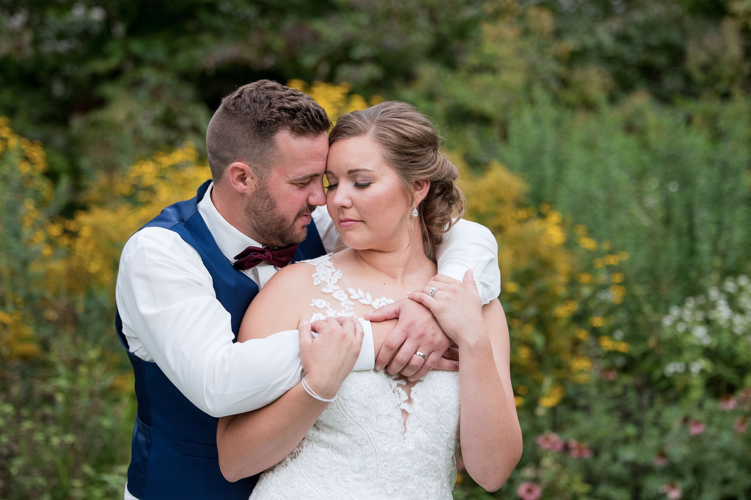 WeddingPortraitsMinnehahaPark.jpeg