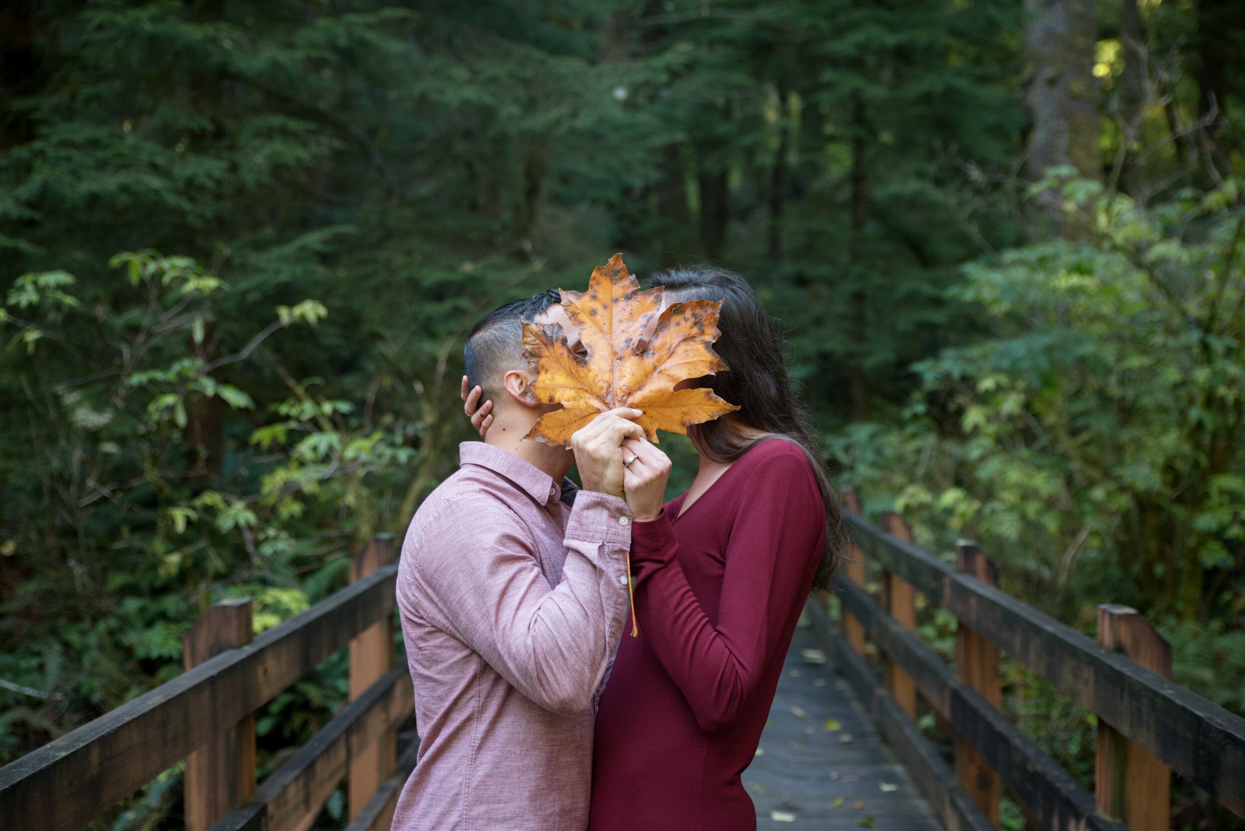 OregonFallLeavesEngagementSession.jpeg