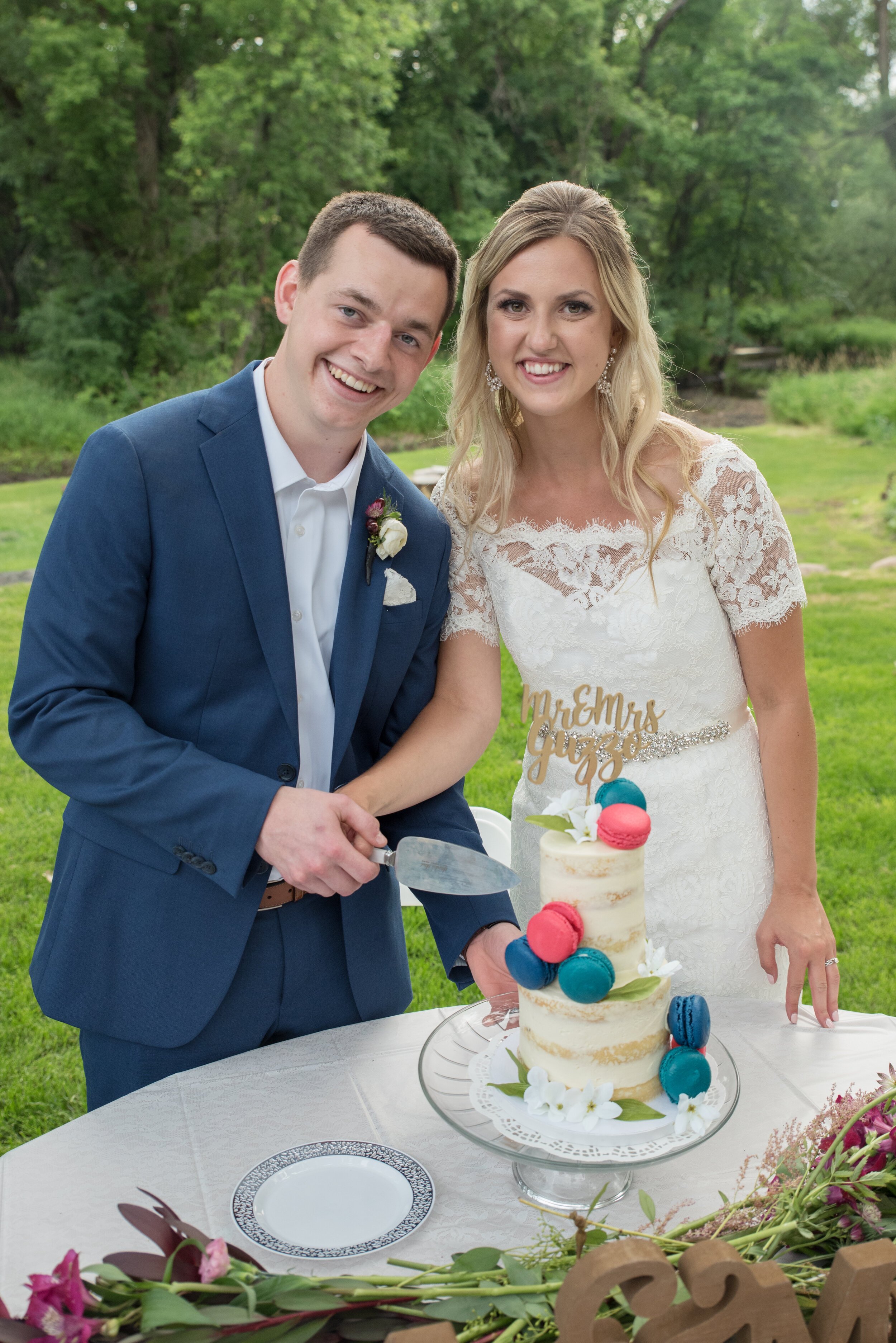 BackyardWeddingCakeCutting.jpeg