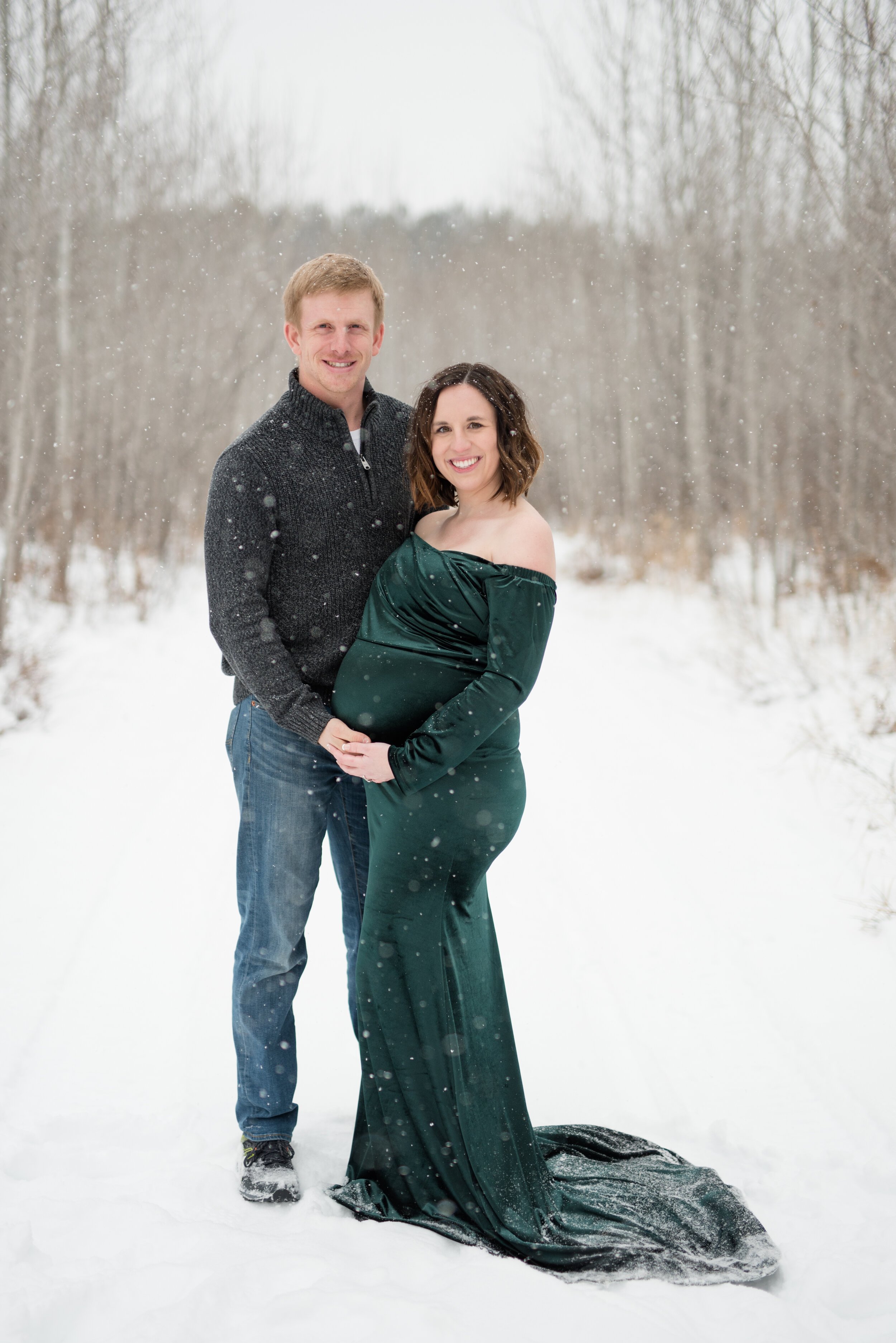 SnowyMaternitySessionGreenGown.jpeg