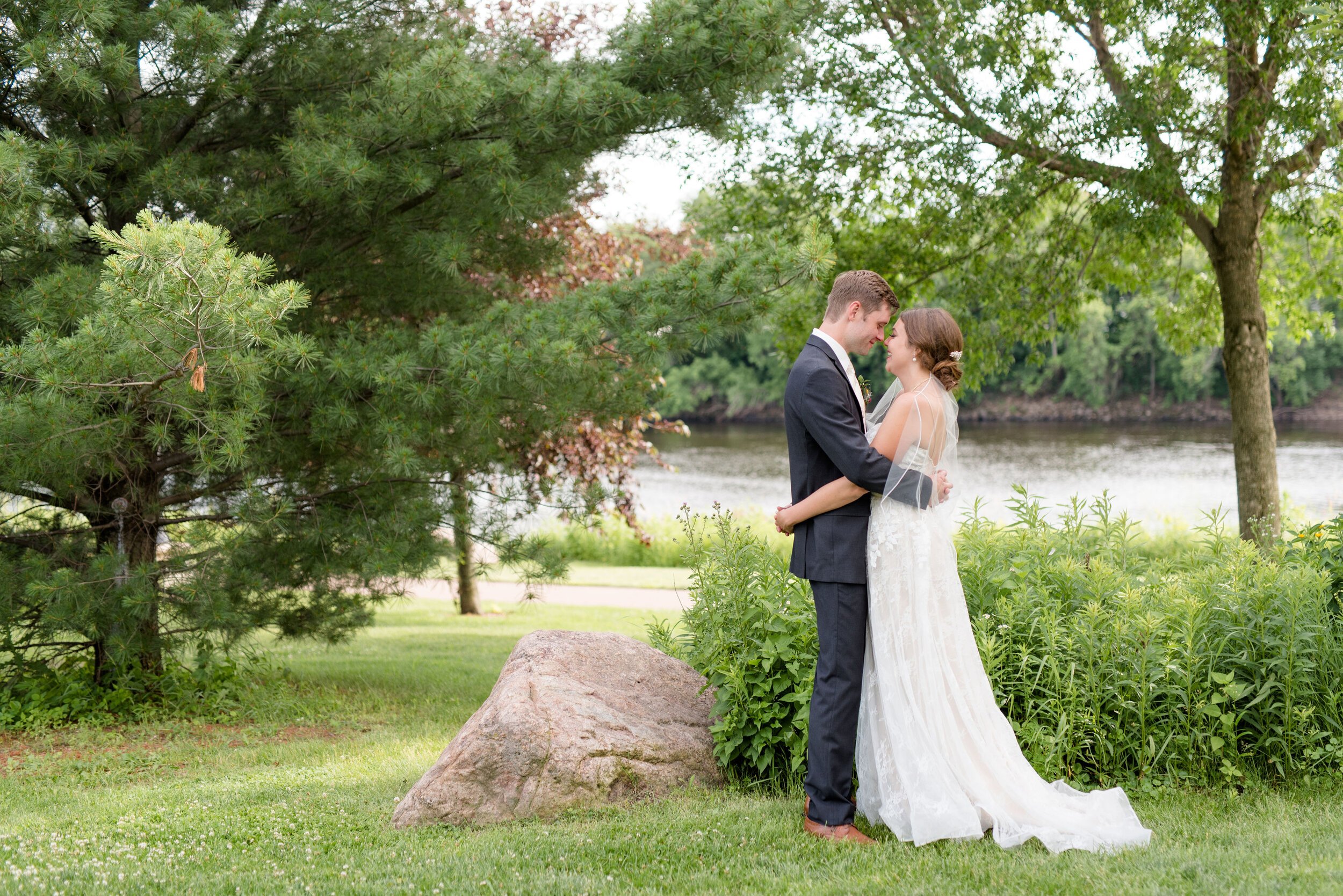 EauClaireWILismoreHotelWedding.jpeg