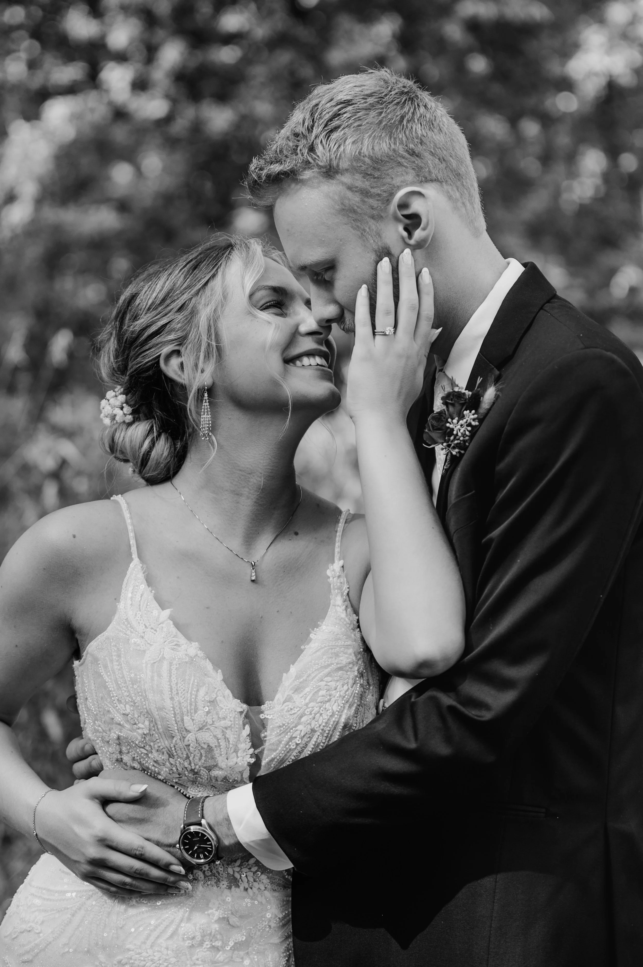 The_Falls_Wedding_N+B_Portraits_0081 (1).jpg