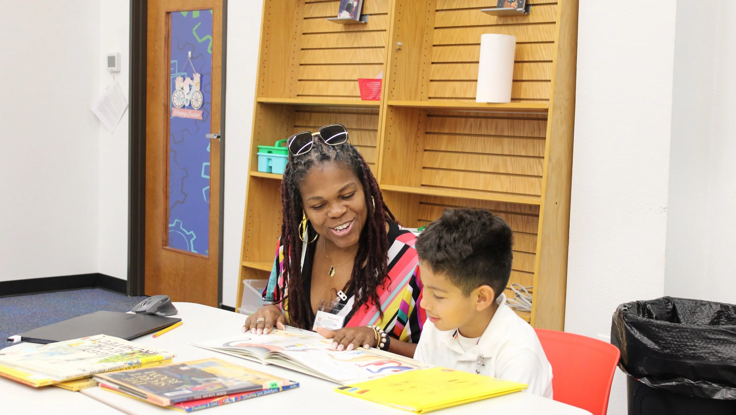 Volunteer — Readers 2 Leaders