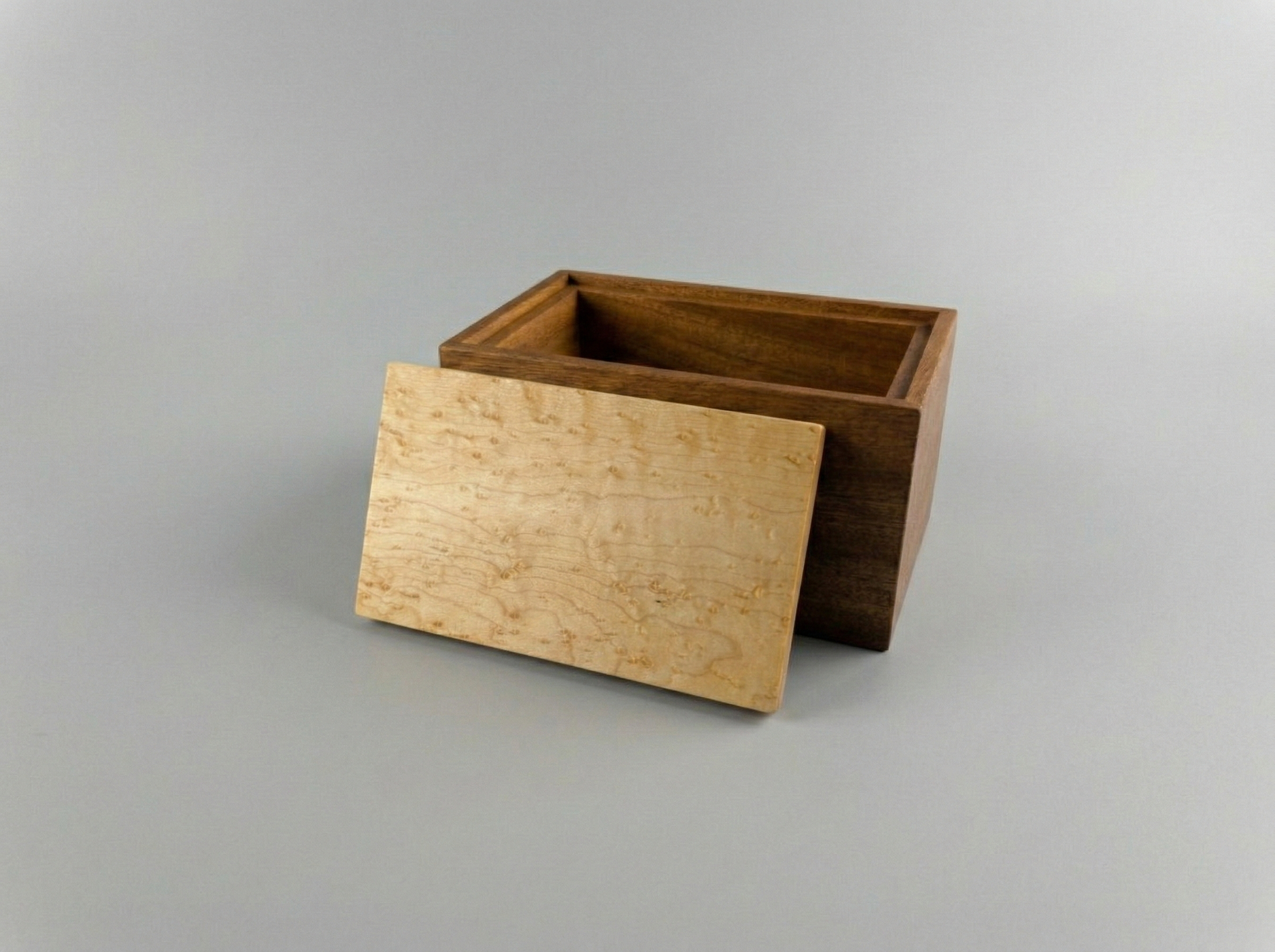 mahogany-open-blank.png
