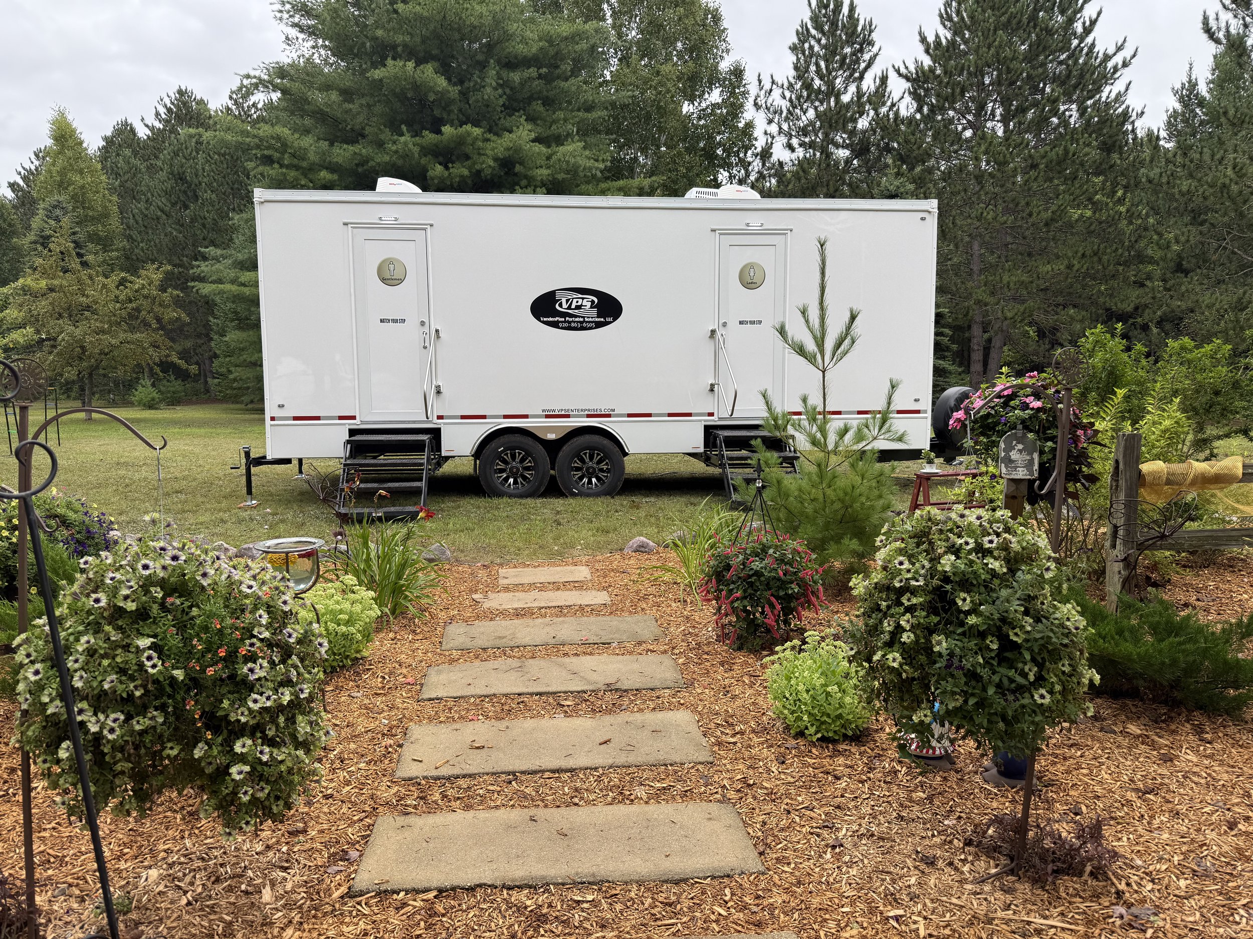 10-Stall Restroom Trailer