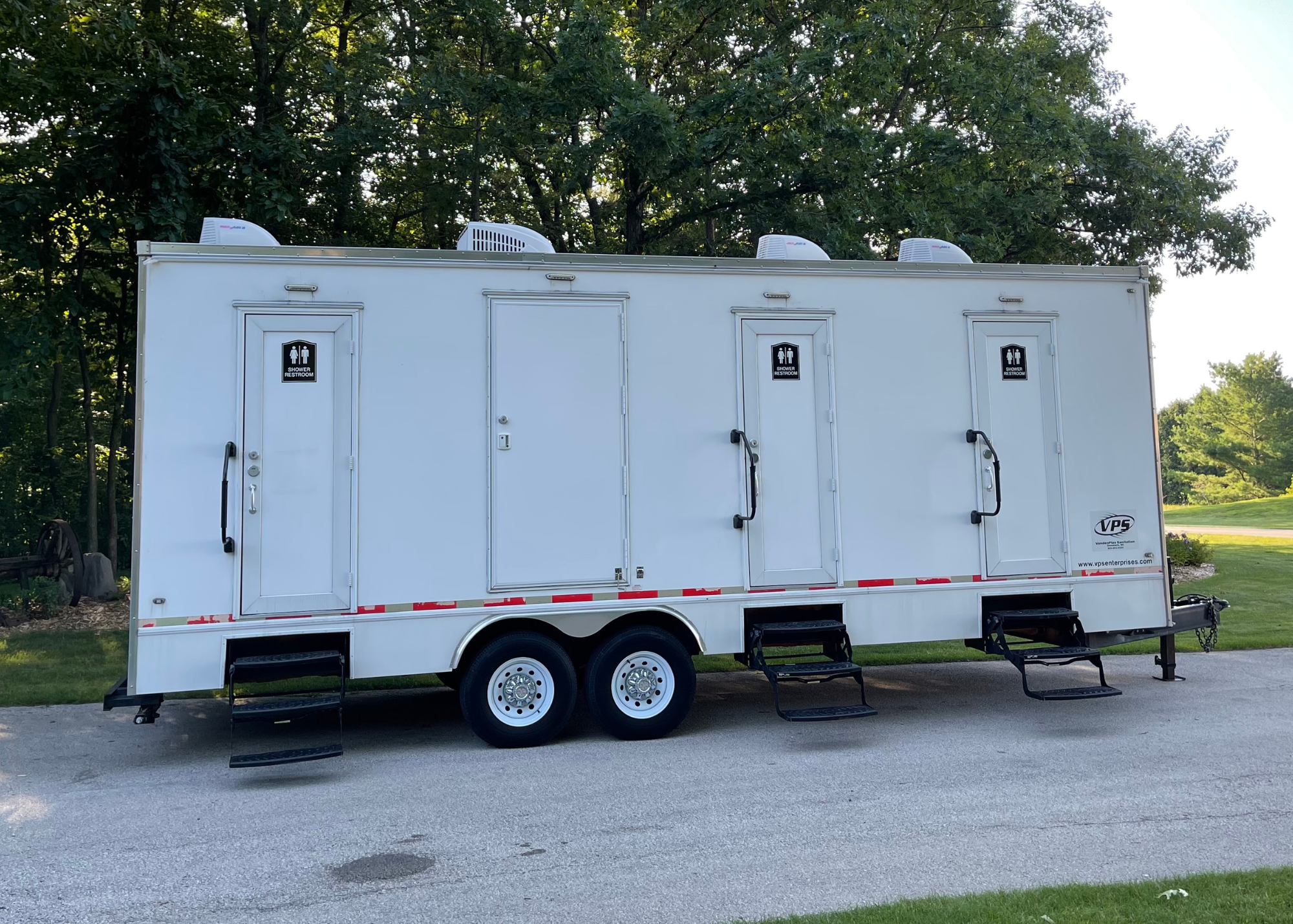 6-Stall Combo Restroom/Shower Trailer