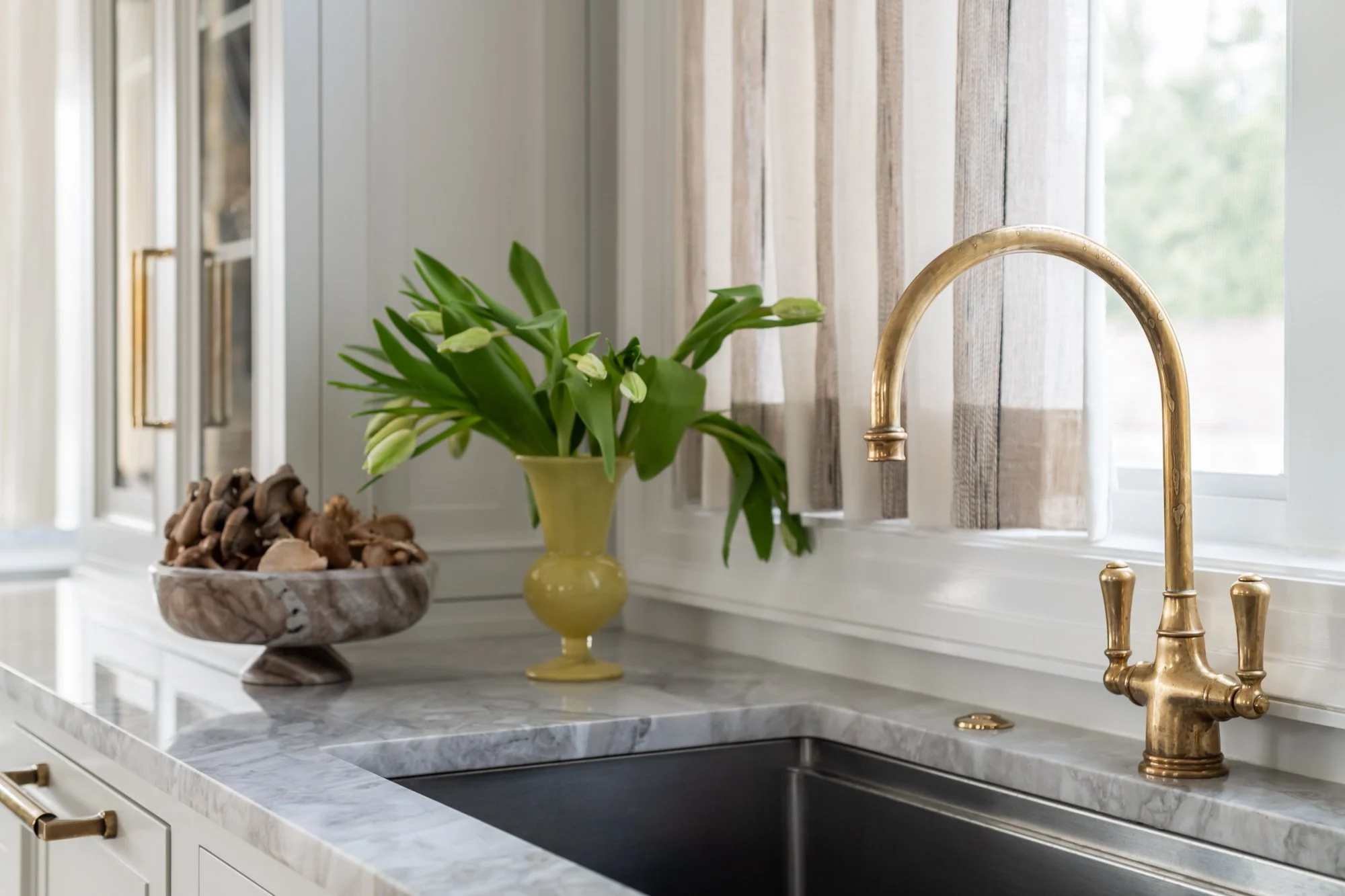 DebraDennis_12-8-25_(c) Meghan Balcom Photography_WEB-15.jpg