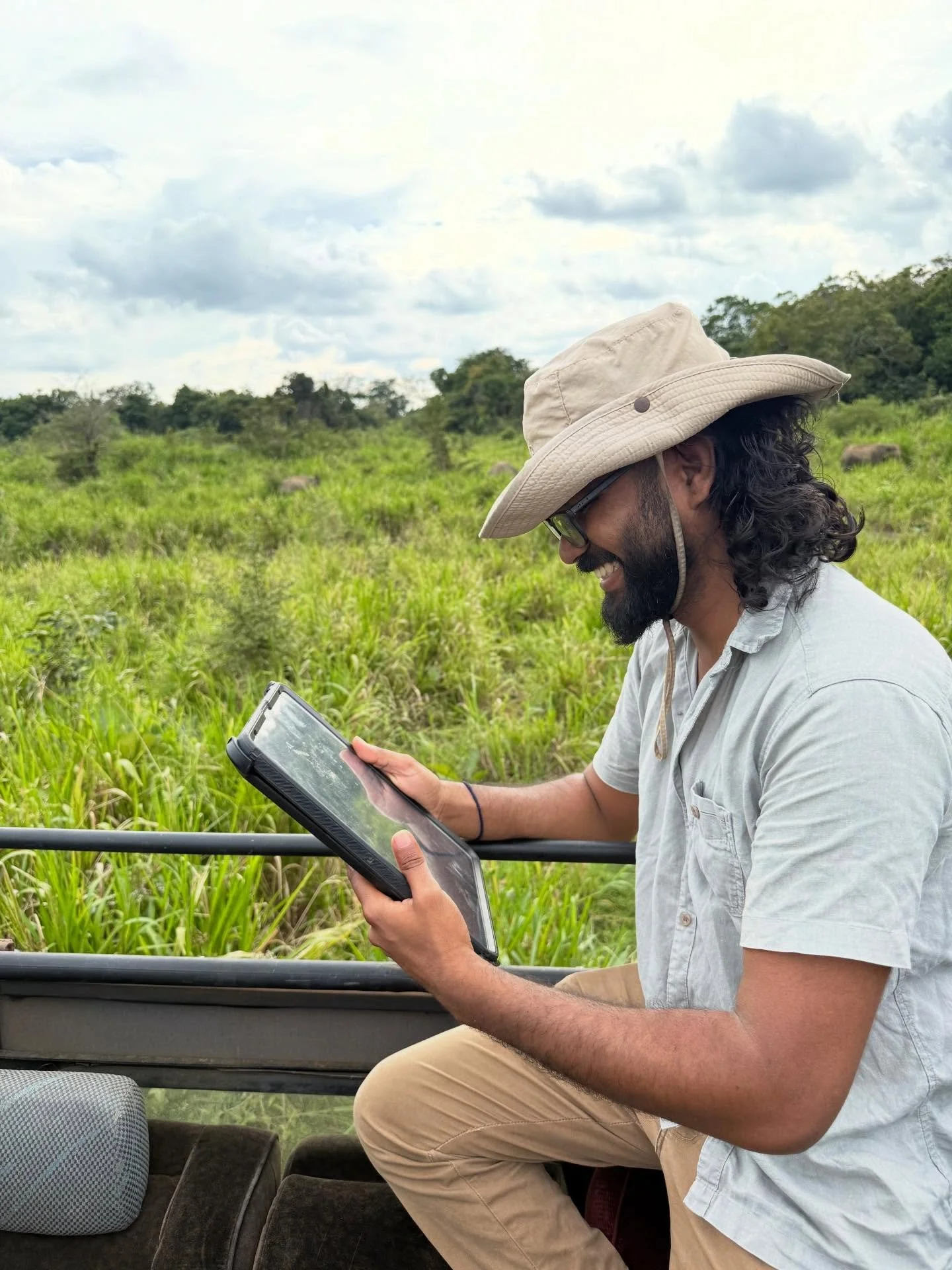 Meet Chathura! 🌟

Chathura has been a valued member of the SLEP field team for the past 1.5 years. He is especially motivated by the dynamic nature of his fieldwork where no two days are the same, and is focused on the long-term protection of wildli