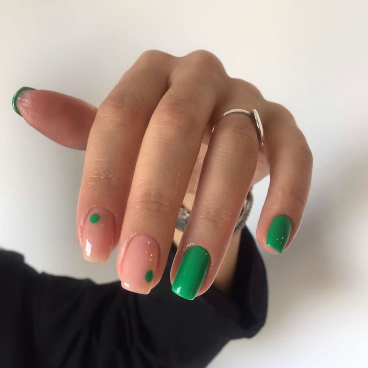Lucky green nails for St. Patty&rsquo;s Day 🍀

- www.angeliccomplexion.ca

#hamont #hamontmakers #hamontbusiness #hamontartist #hamontmoms #hamontsmallbusiness #hamontphotographer #hamontrealestate #hamontlove #hamontishome #stoneycreek #hamiltonont