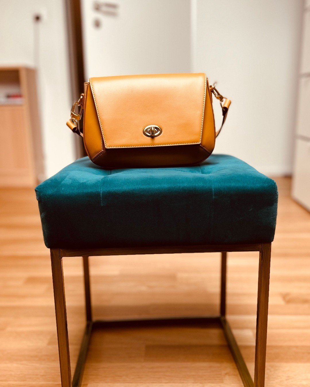 Admiring our Aja handbag 😍

Now that we're seeing it on this gorgeous green stool, maybe it could go with an emerald green outfit. 

Thoughts?

#aja #kaeinthe #handbag #leather #closet #handbag #outfit #ootd #purse #highfashion
