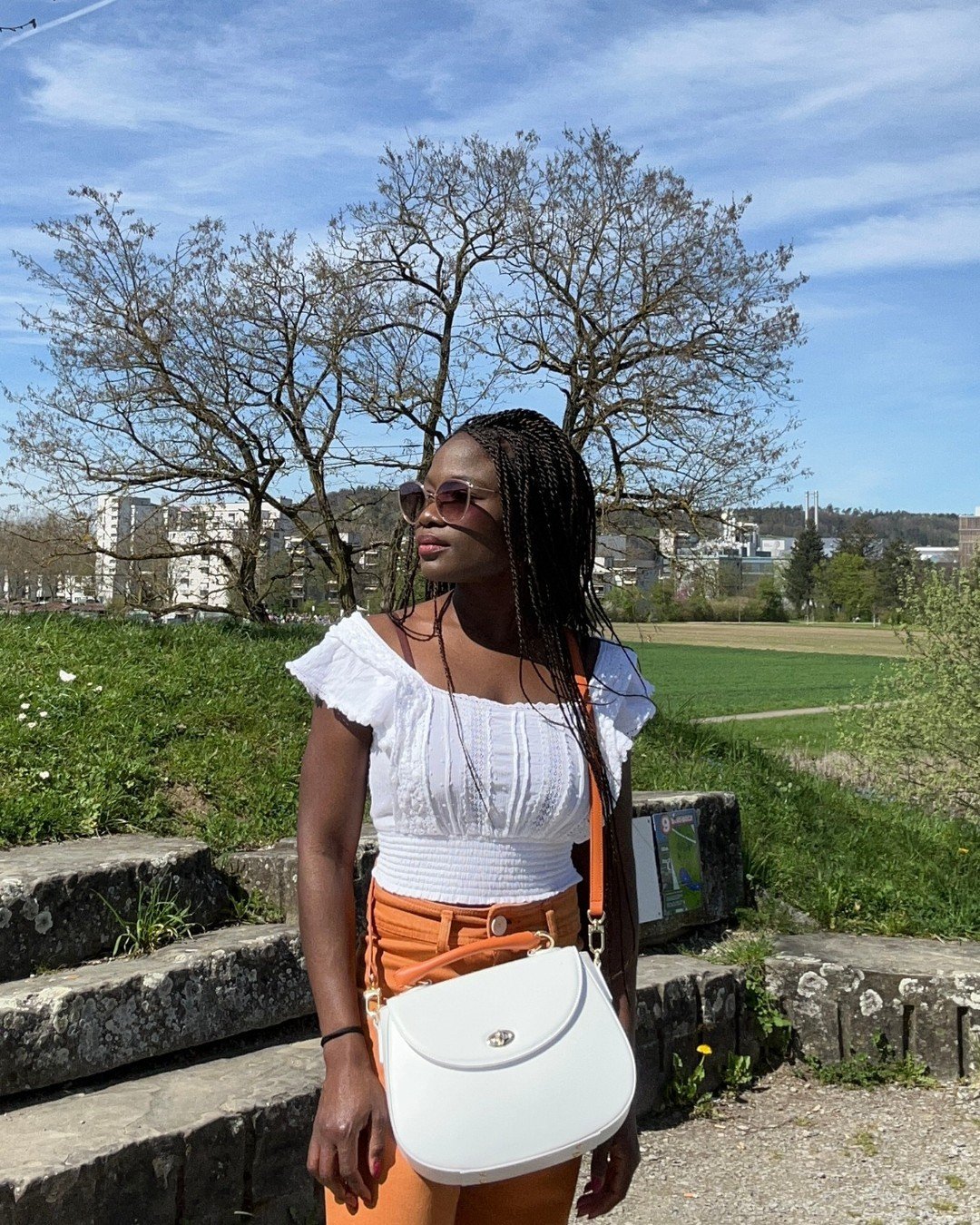 Who else is ready for warmer weather? ☀️

Match your Laoise handbag to the upcoming summer season with our interchangeable straps 👜

Shop now at KAEINTHE.com

#handbag #laoise #purse #leathergoods #leatherpurse #leatherhandbag #interchangeablepurse 