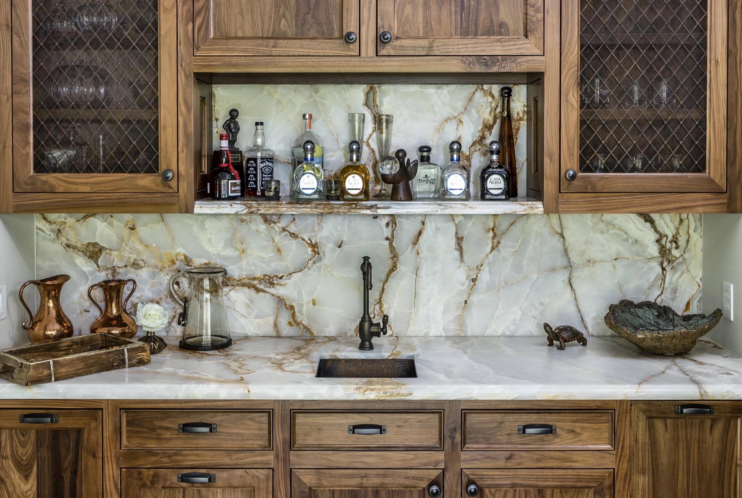 Bar Close Up HI.jpg