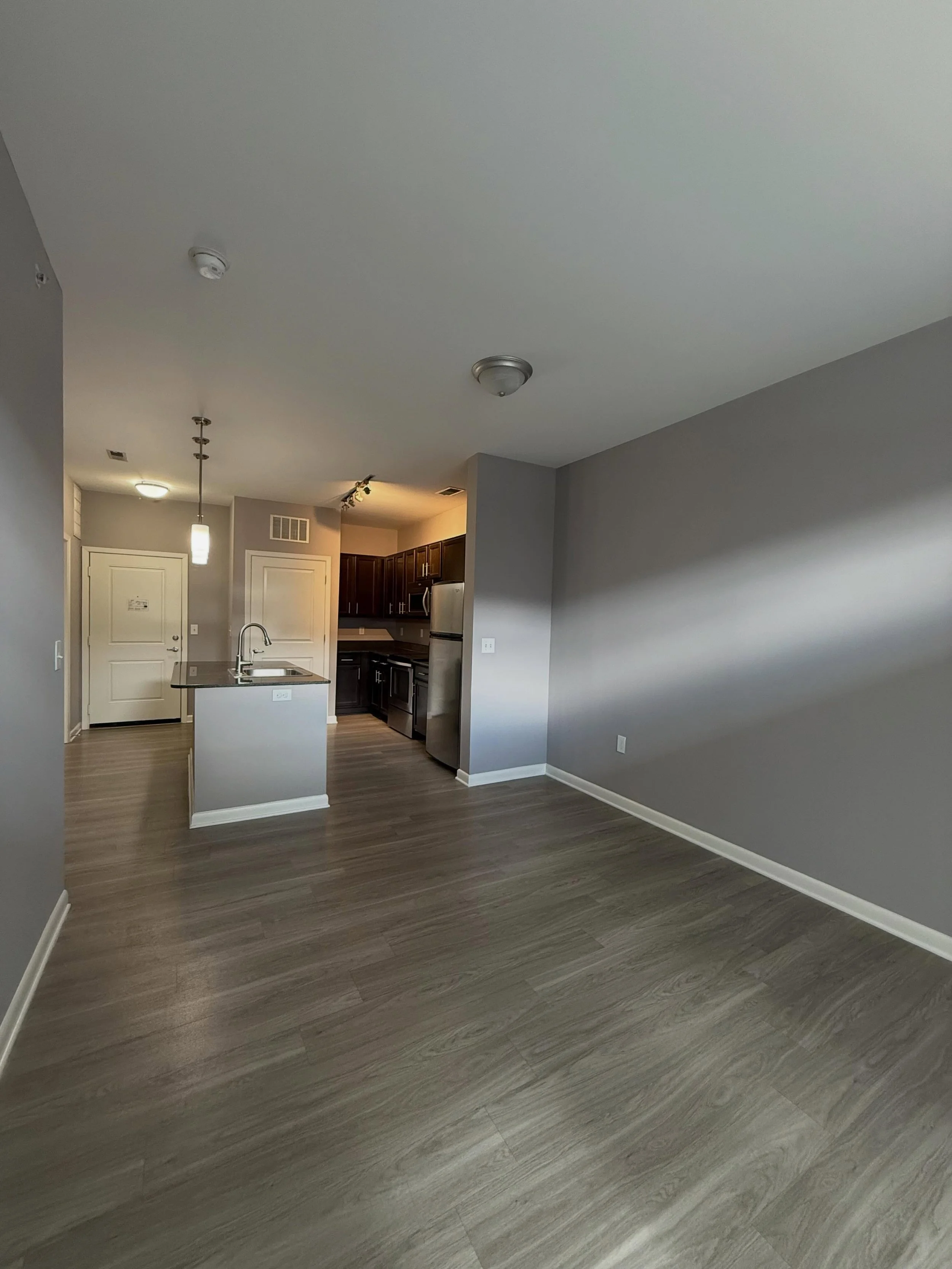 Give us a call and ask about The Lennon 🤍 

A gorgeous 1 bedroom, 1 bathroom with 610 sq ft available May 11th 🏡✨
