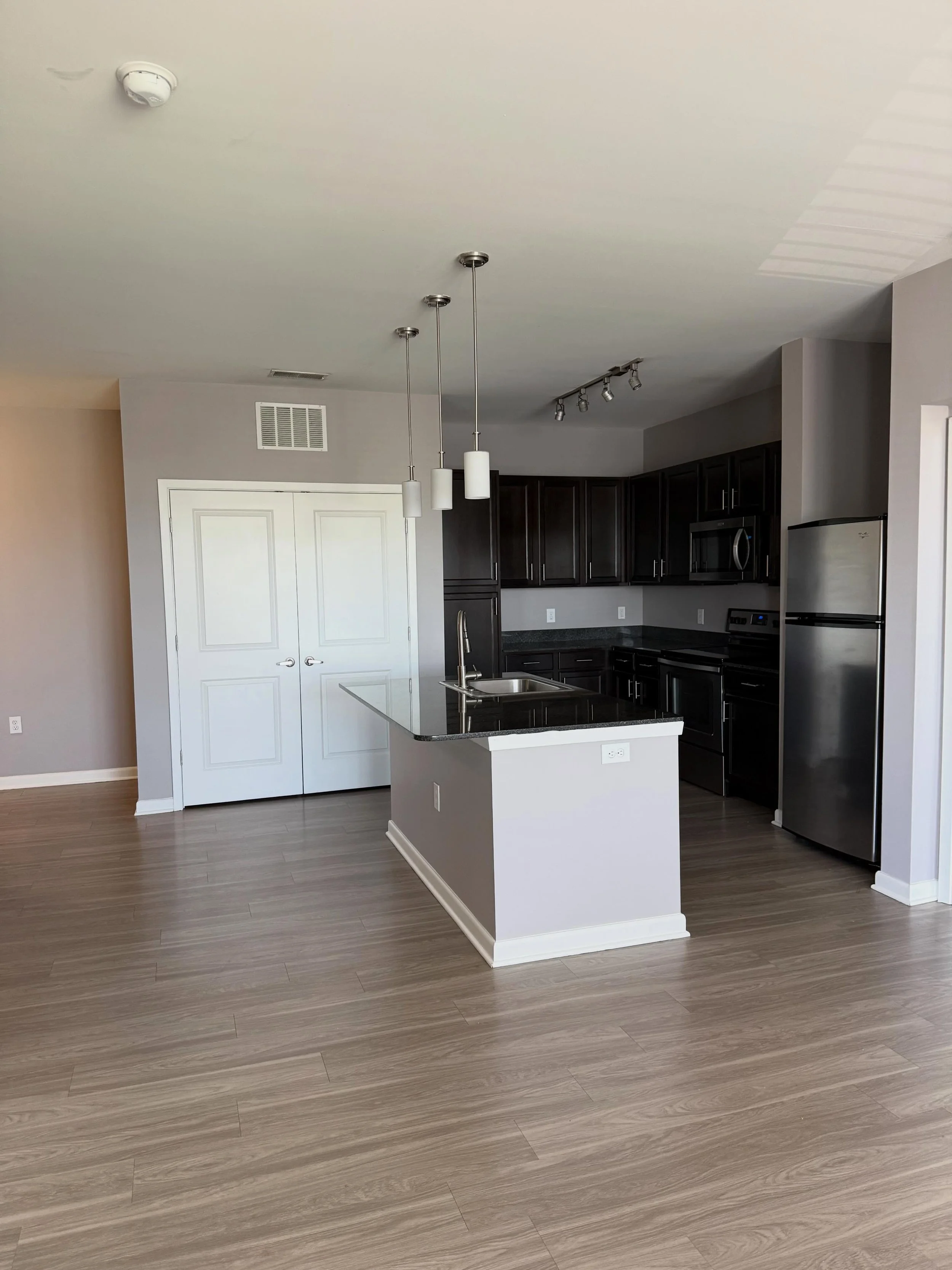☀️ Natural light pours into The Beckett, our spacious 1,105 sq. ft. 2-bedroom, 2-bathroom apartment! 

These sought-after homes are extremely limited and available for an unbeatable starting at $1,655/month. 

Schedule your tour today! 🏡✨