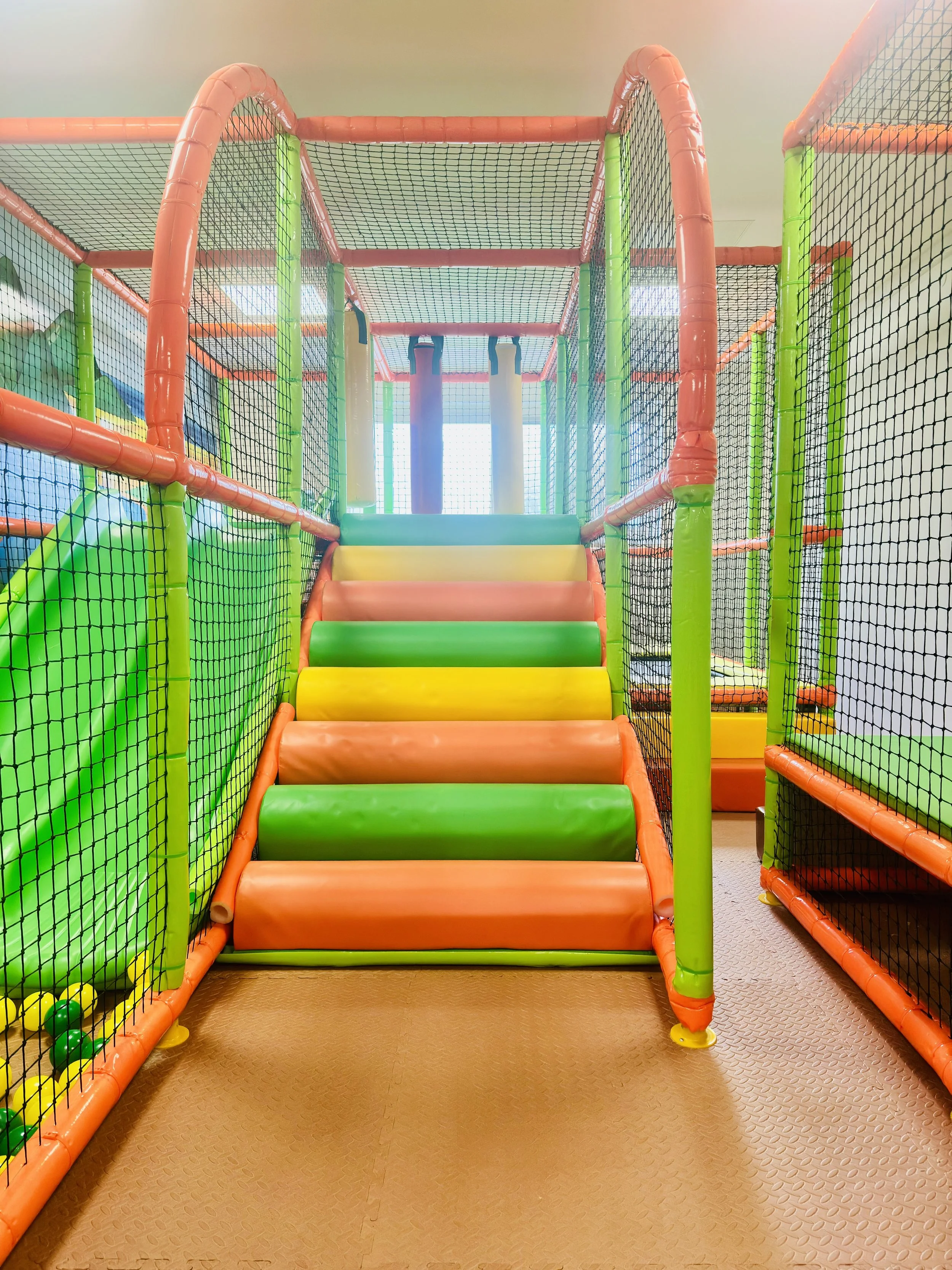 Escadaria acesso playground 🛝