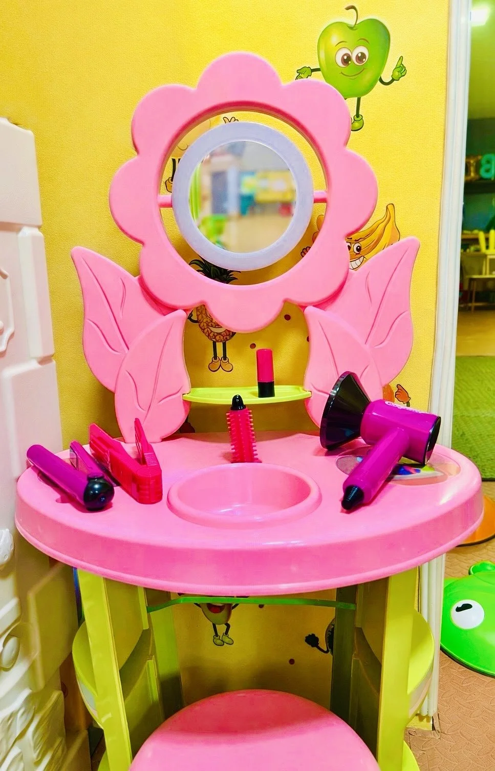 Toucador Princesa 👸🏼🌸🎀 Um cantinho mágico de faz-de-conta