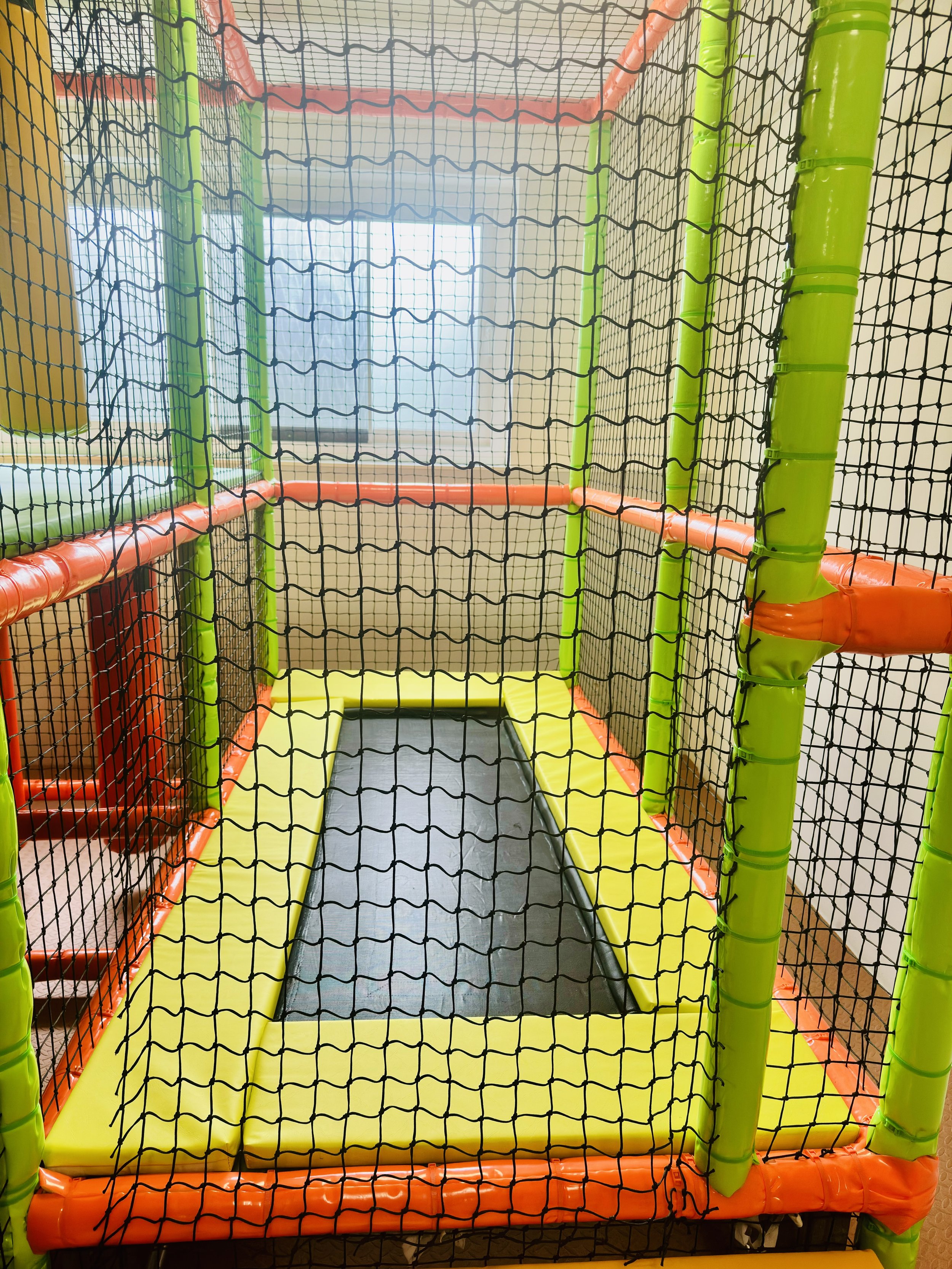 T r a m p o l i m  🦘