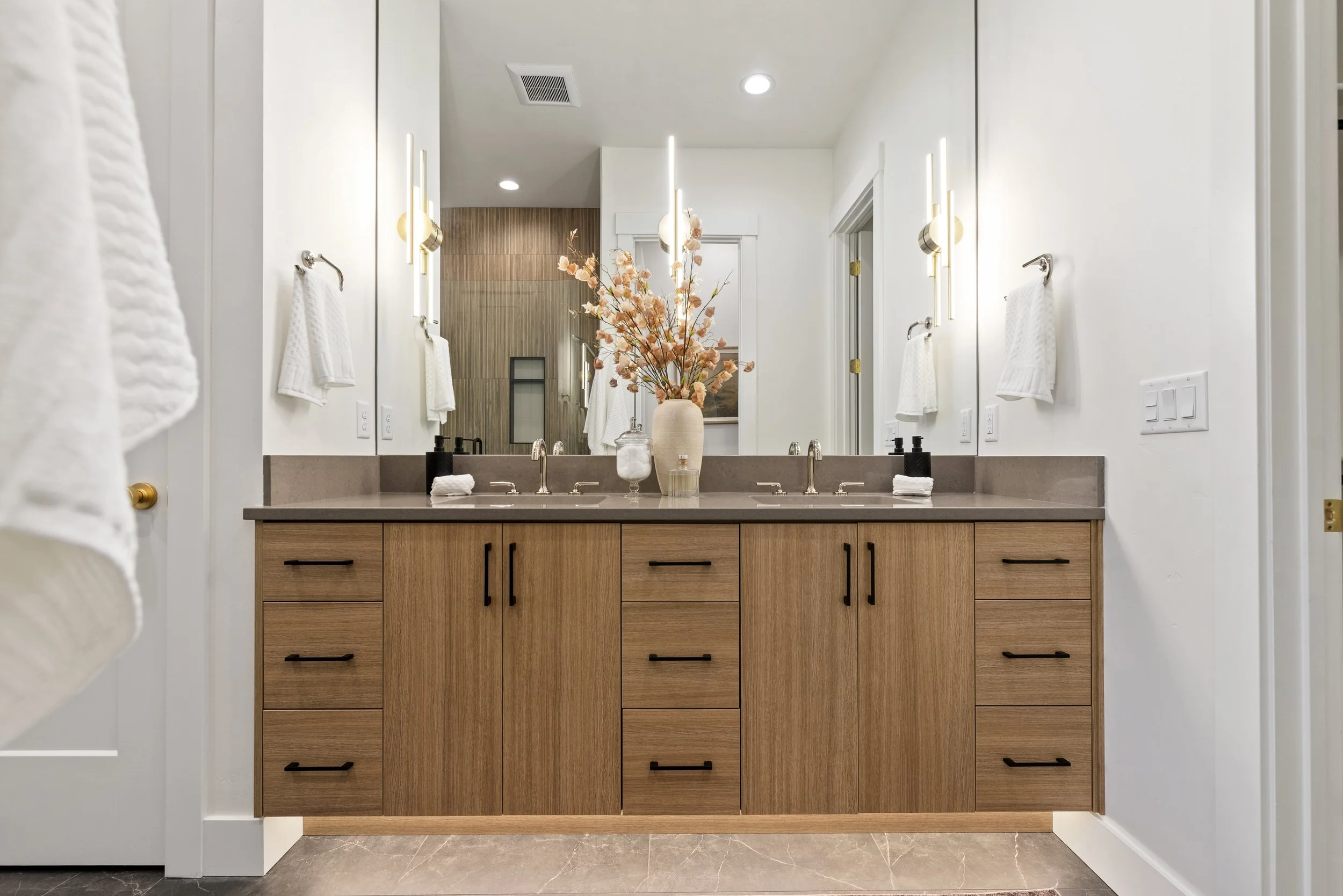 19-6536 S Astoria Ave - Chris Majors_019.jpg
