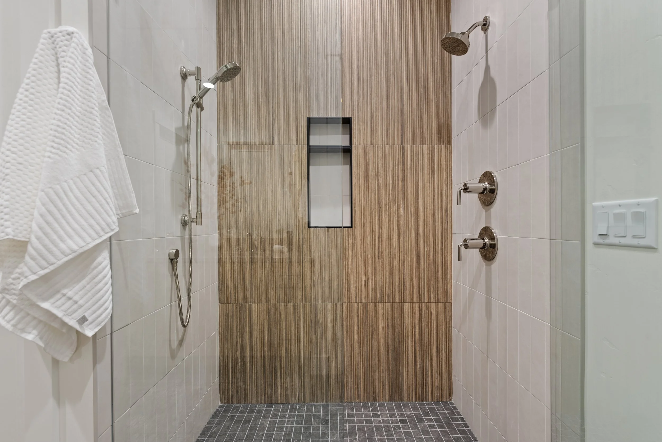 20-6536 S Astoria Ave - Chris Majors_020.jpg