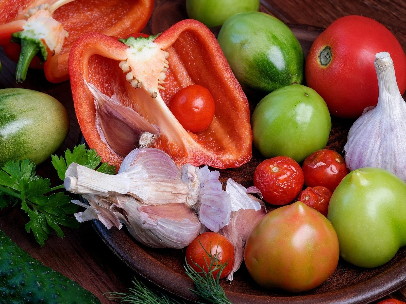 garlic tomatoes pepper.jpg