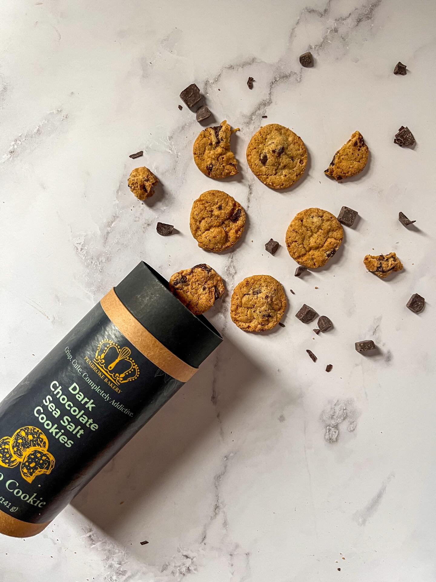 Our favorite kind of confetti. 🍪🎉

#thoughtfulgifts #thoughtfulgifting #sweetmoments❤️ #minicookies #foodgifts