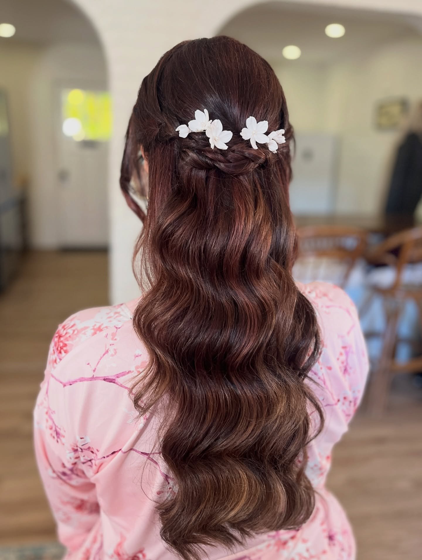 Bridal accessories we love ✨
Soft waves we love 🤍
Half-ups, half-downs? Always a yes.

But more than anything, we love creating bridal looks that feel like you&hellip; elevated, effortless, and true to who you are.

Hair: Lisa 

#brantfordmakeuparti