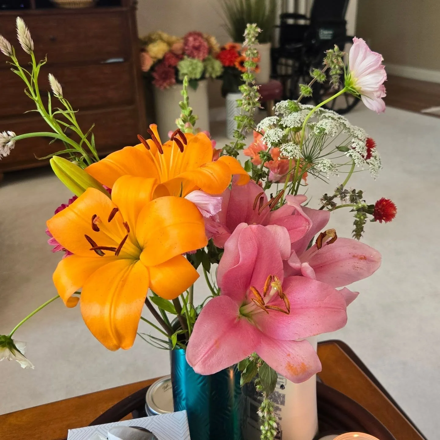 My cousins brought our Grandma flowers today ☺️