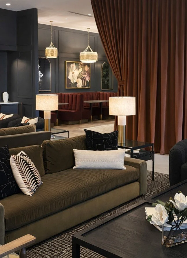 Lounge and Co-Working with Sofas and Dining Booths in Dallas, TX