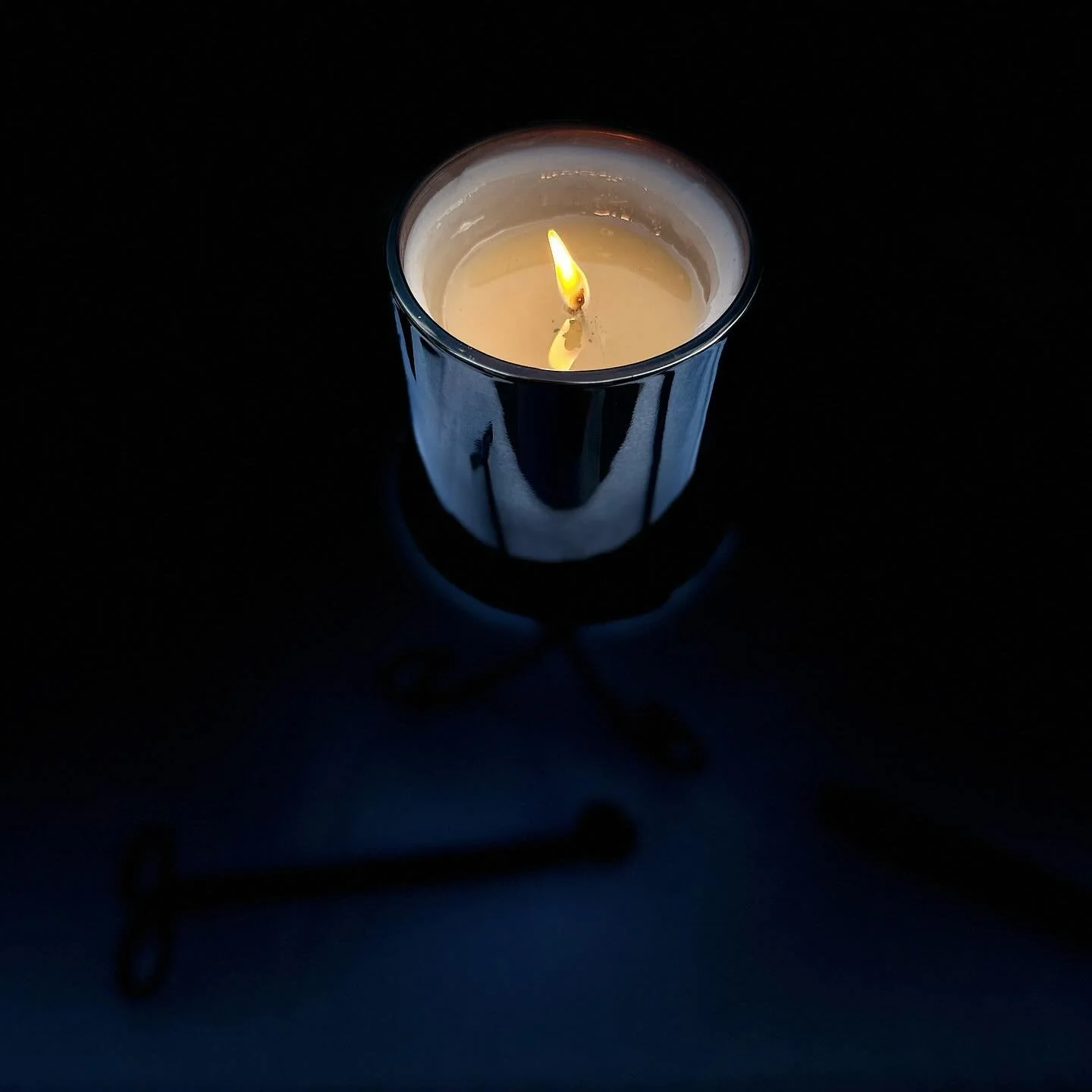 We want to be your Go-To Gift 💎

For our LA locals &mdash;&gt;
Sniff &amp; Pick-Up Tomorrow, Tuesday in Hollywood Hills. 
DM to schedule ⏱️

Hand Poured | Coconut Wax | Essential Oils | Crystals 

#candlelover #candlemaking #candleshop #giftideas #g