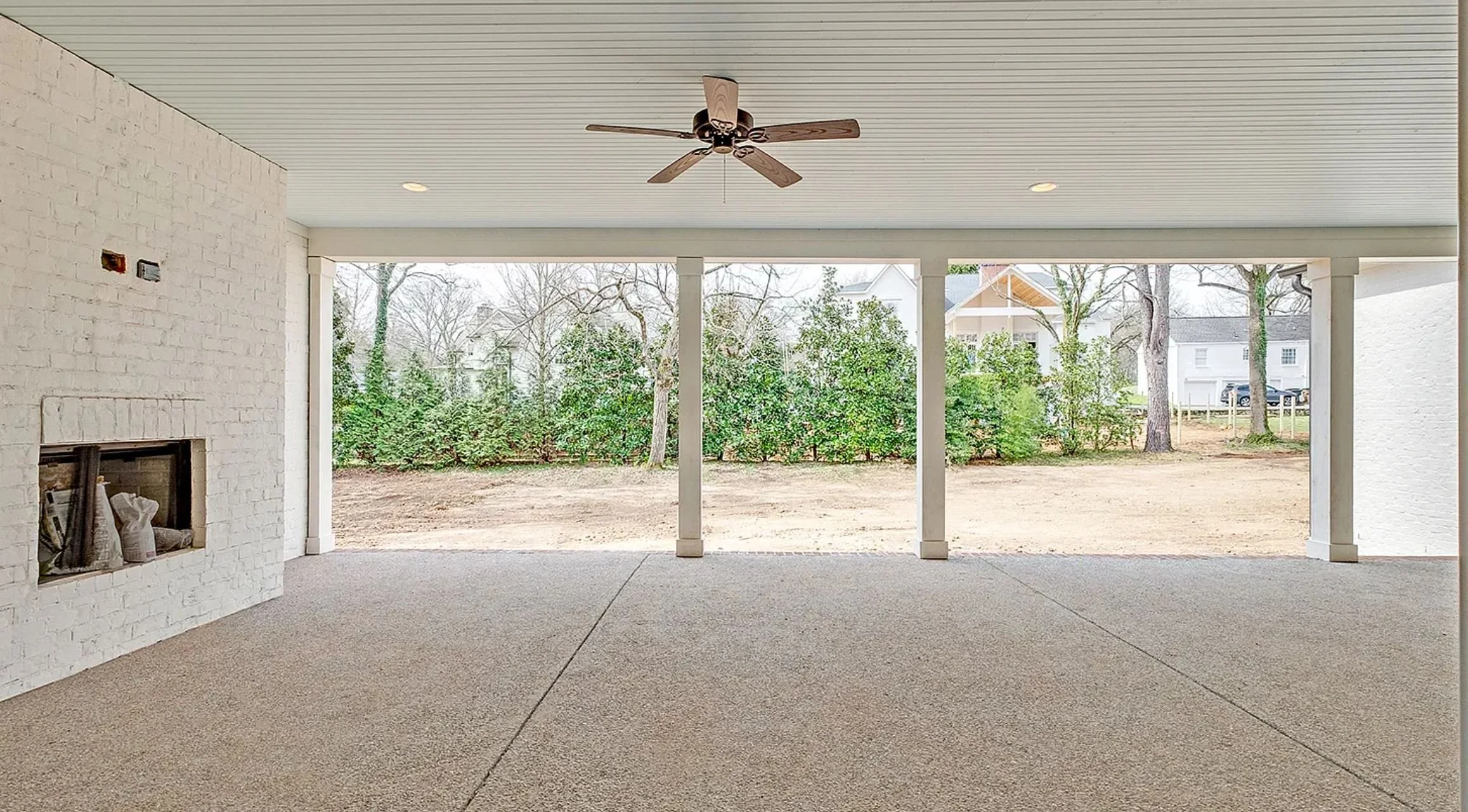 4031 Sneed Covered Patio.JPG