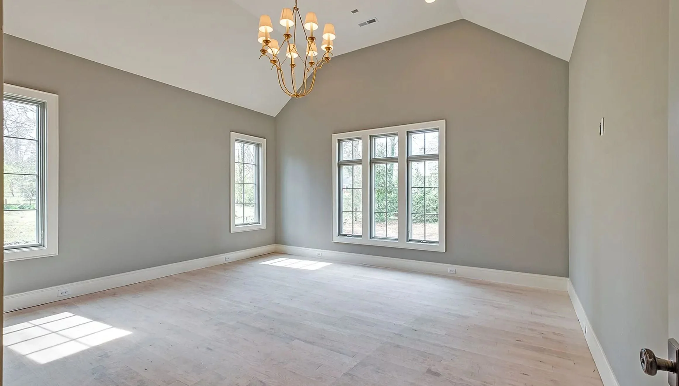 4031 Sneed Master Suite.JPG