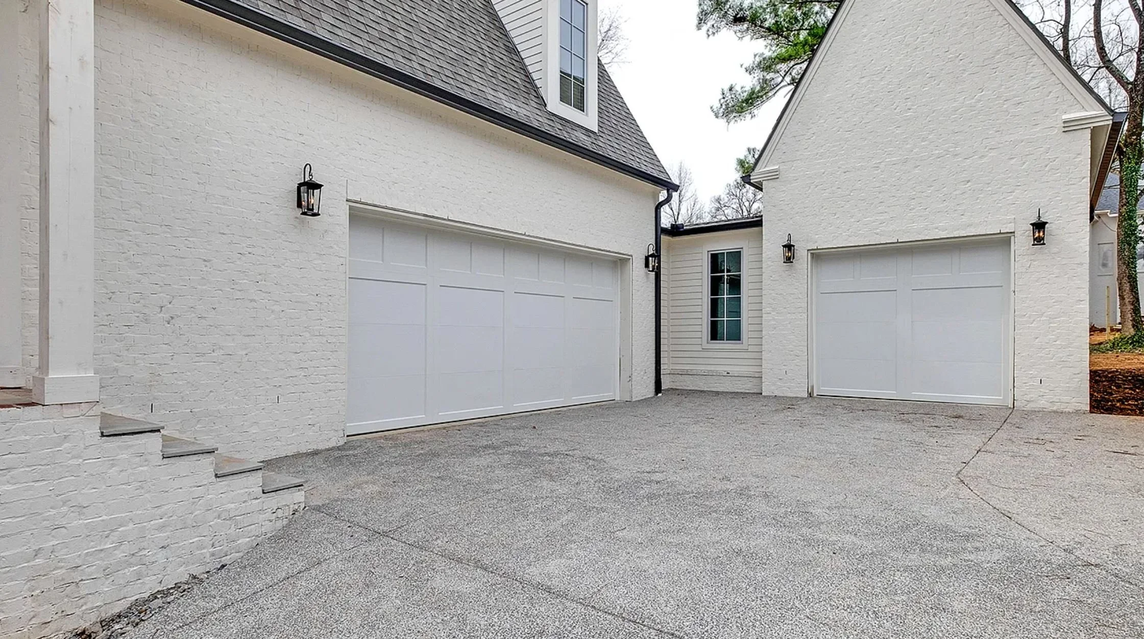 4031 Sneed Garage.JPG