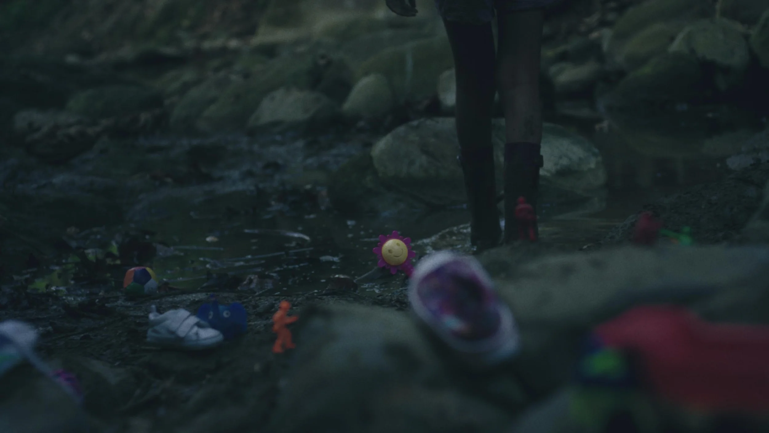 12_WALKING AND TOYS.jpg