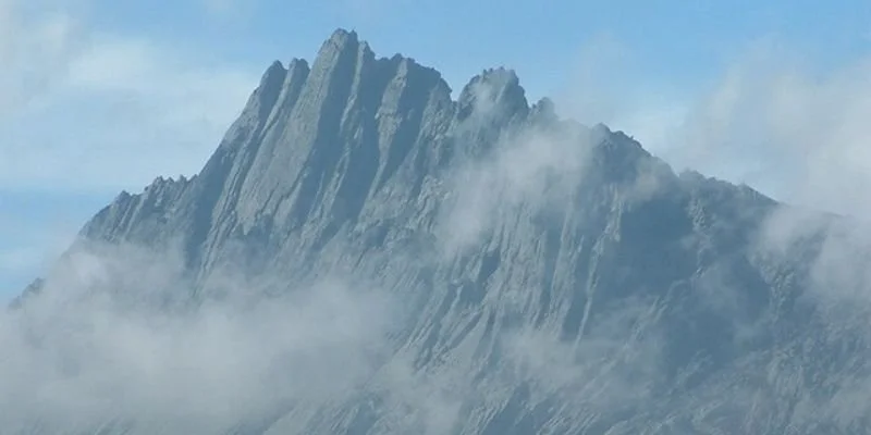 Seven Summit - Cartenz