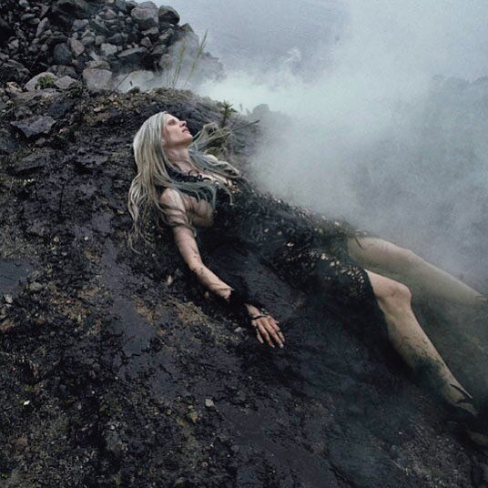 Kristen&nbsp;McMenamy&nbsp;photographed&nbsp;by&nbsp;Steven&nbsp;Meisel
for&nbsp;the&nbsp;August&nbsp;2010&nbsp;Vogue&nbsp;Italia editorial&nbsp;&ldquo;Water&nbsp;&amp;&nbsp;Oil&rdquo;