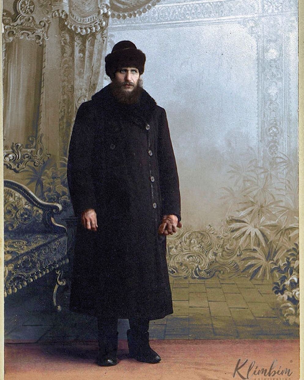 A&nbsp;Cabinet&nbsp;portrait&nbsp;of&nbsp;Grigori&nbsp;Yefimovich&nbsp;Rasputin, Mystic,&nbsp;holy&nbsp;man,&nbsp;and&nbsp;advisor&nbsp;to&nbsp;Russia&rsquo;s last&nbsp;Czar,&nbsp;Nicholas&nbsp;II