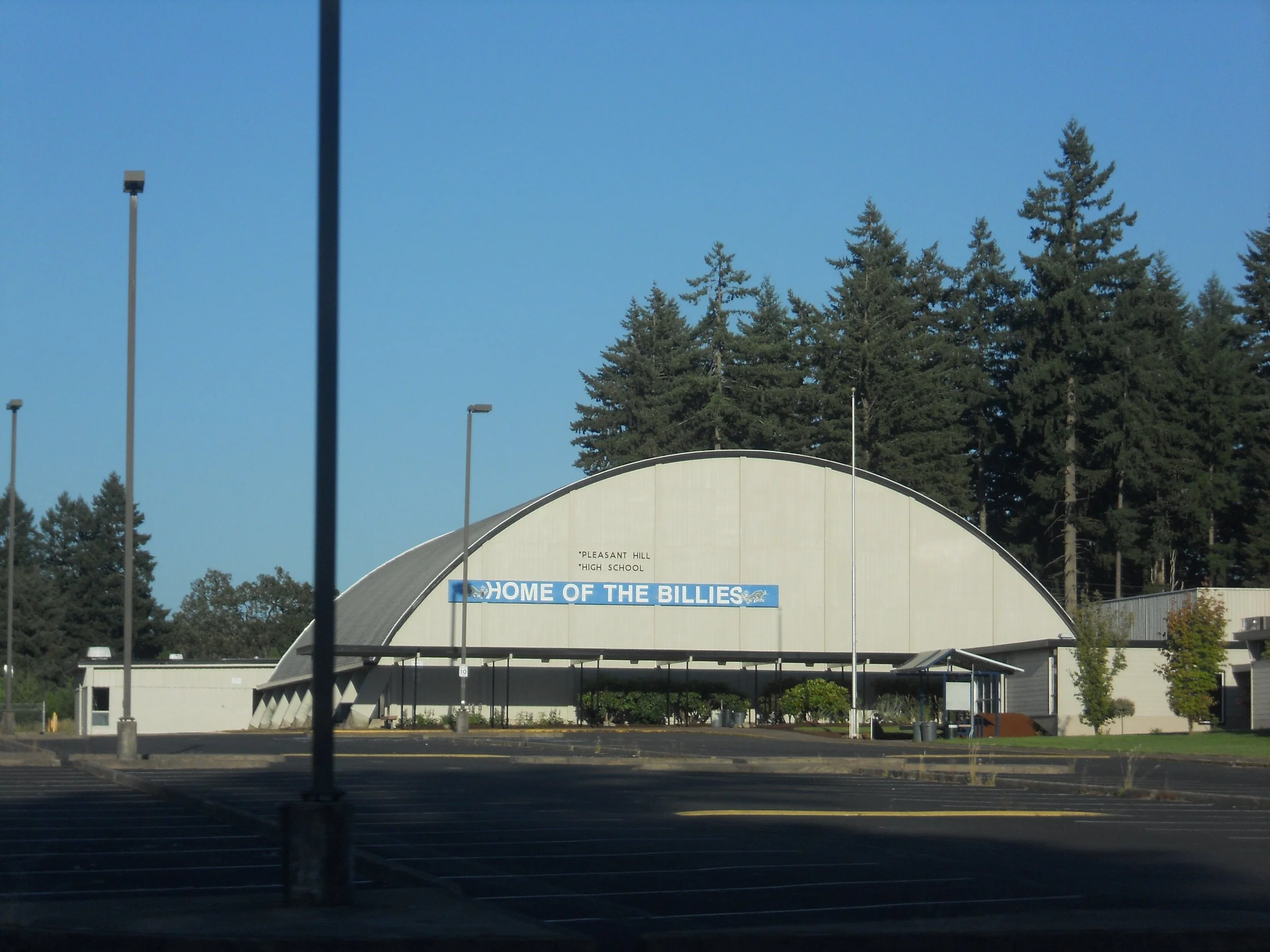 Pleasant_Hill_High_School_(Oregon).jpg