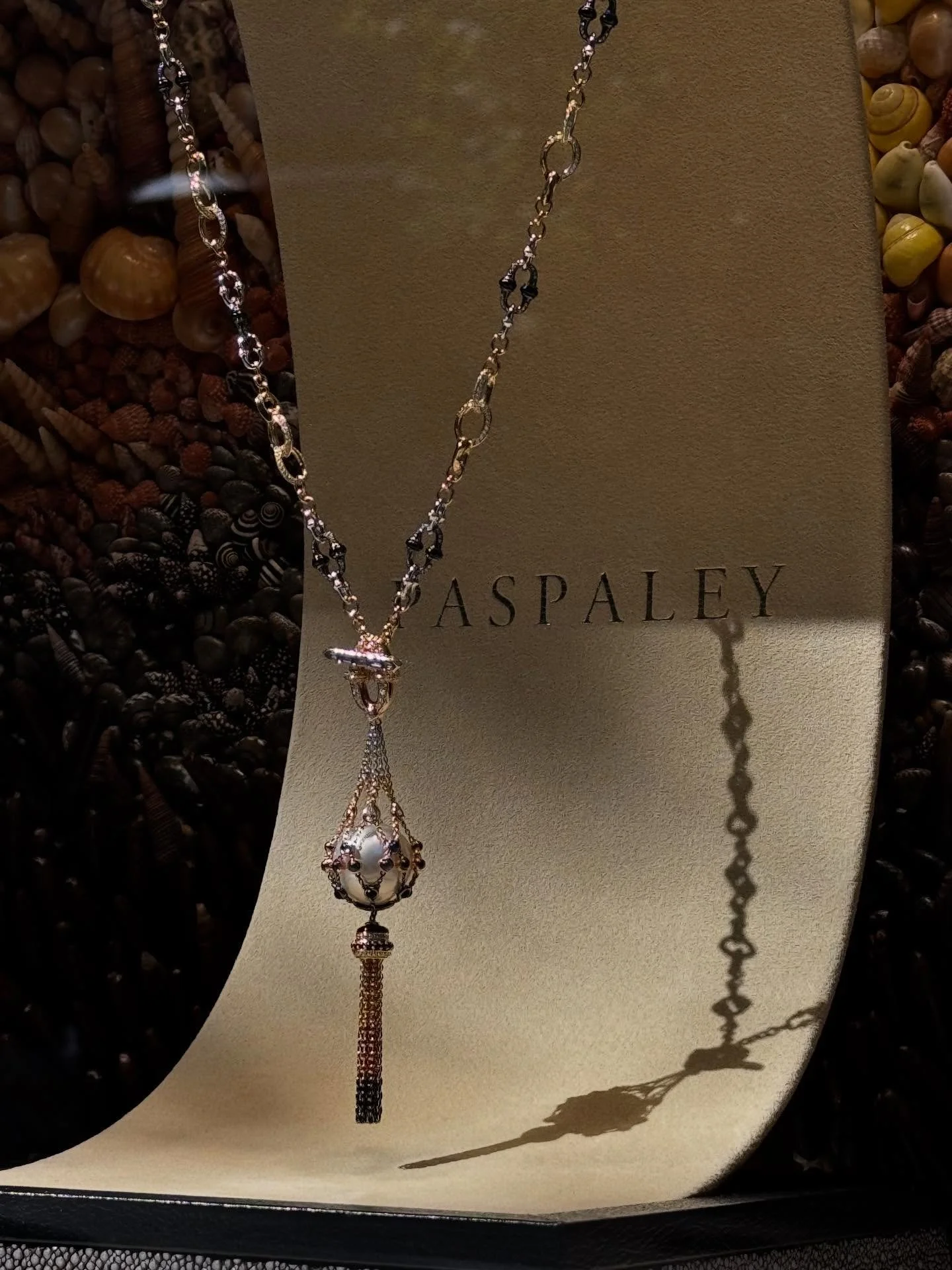 B visuals lately. 
.
.
.
.
#captures #ootd #outfits #style #fashion #foryou #life #recap #interests #stylist #fy