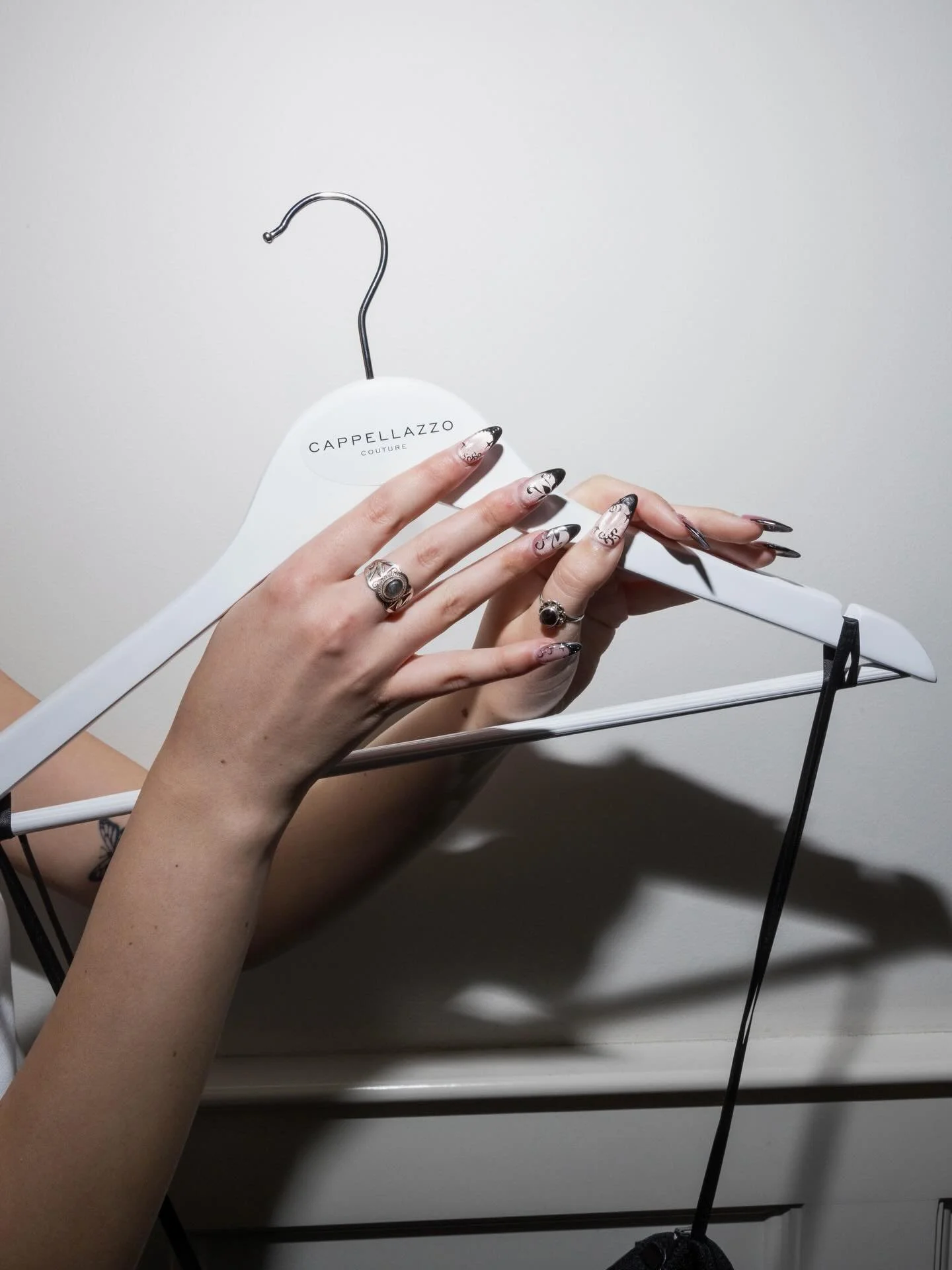 The moments before THE moment. - @ausgp Glamour on the Grid 2026 @hattiepiastri 
Styled by: @locarnostyling 
Gown: @cappellazzocouture 
HMUA: @zarmakeup 
Hair stylist: @assort.megg 
Jewellery: @antonjewellery 
Nails: @claudiasnailbar_ 
Shoes: @charle