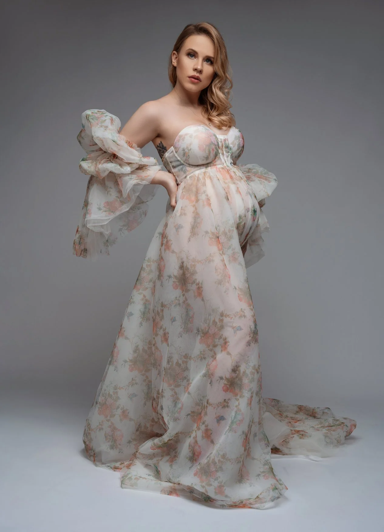 Expecting mother photoshoot with floral gown maternity portrait in Chicago - Filaneyka photo studio