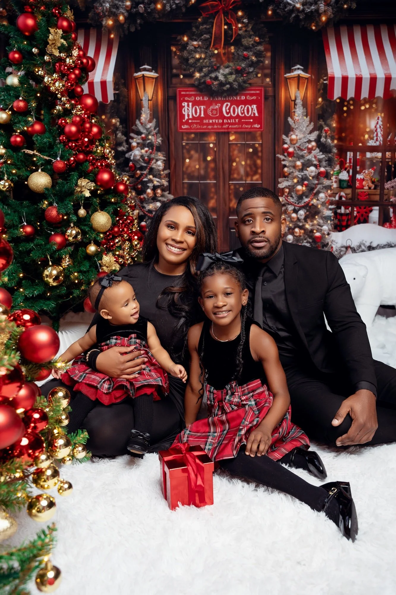 Christmas Photo Session in Chicago: Book Your Family's Holiday Story Now