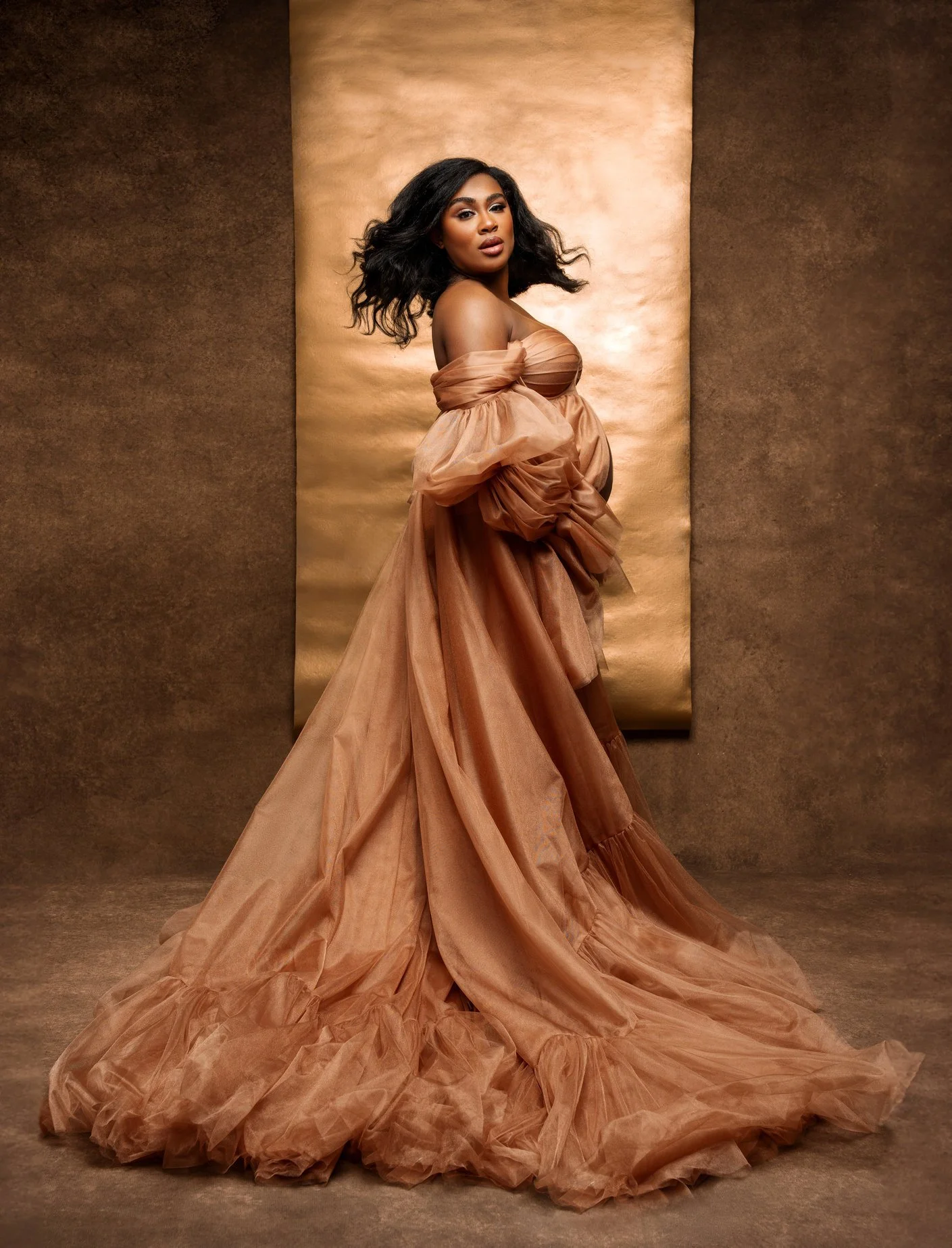 Prenatal photography session with golden tulle maternity gown portrait in Chicago - Filaneyka photo studio