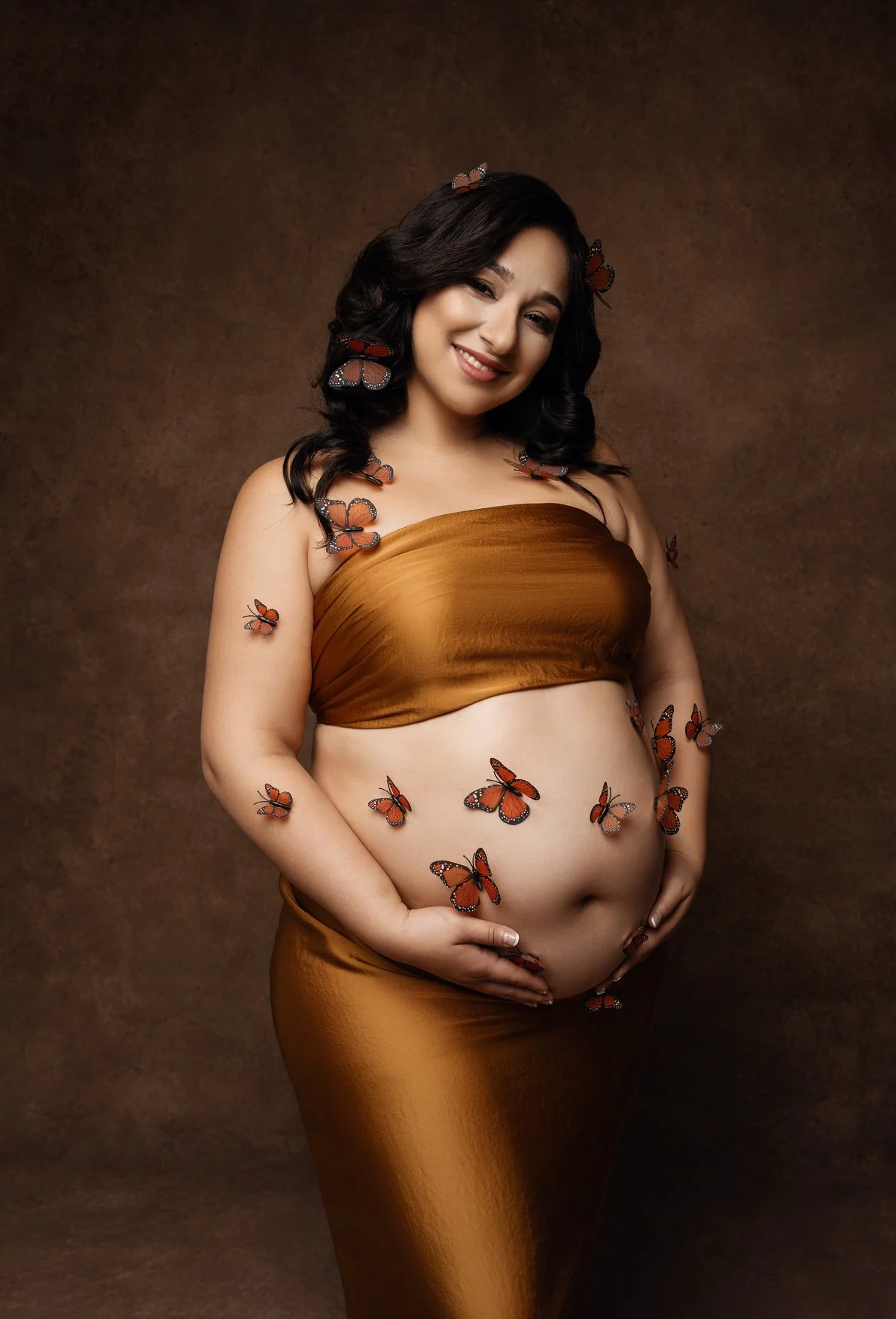 Pregnancy photography with butterflies on pregnant belly in Chicago - Filaneyka photo studio
