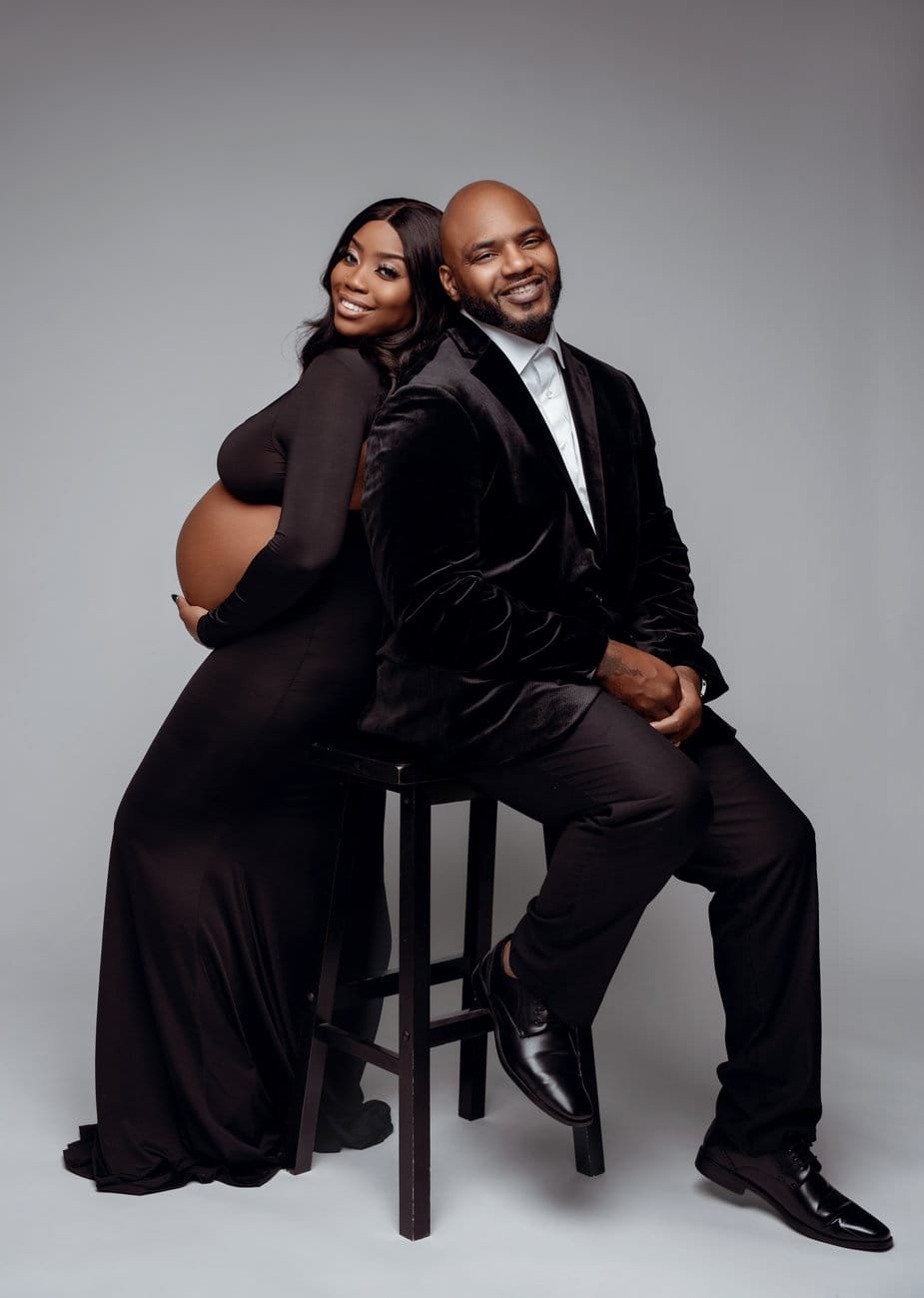 Expecting mother photoshoot with expecting couple back to back in Chicago - Filaneyka photo studio