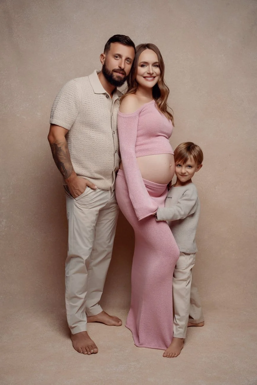 Pregnancy photography with expecting family of three in Chicago - Filaneyka photo studio