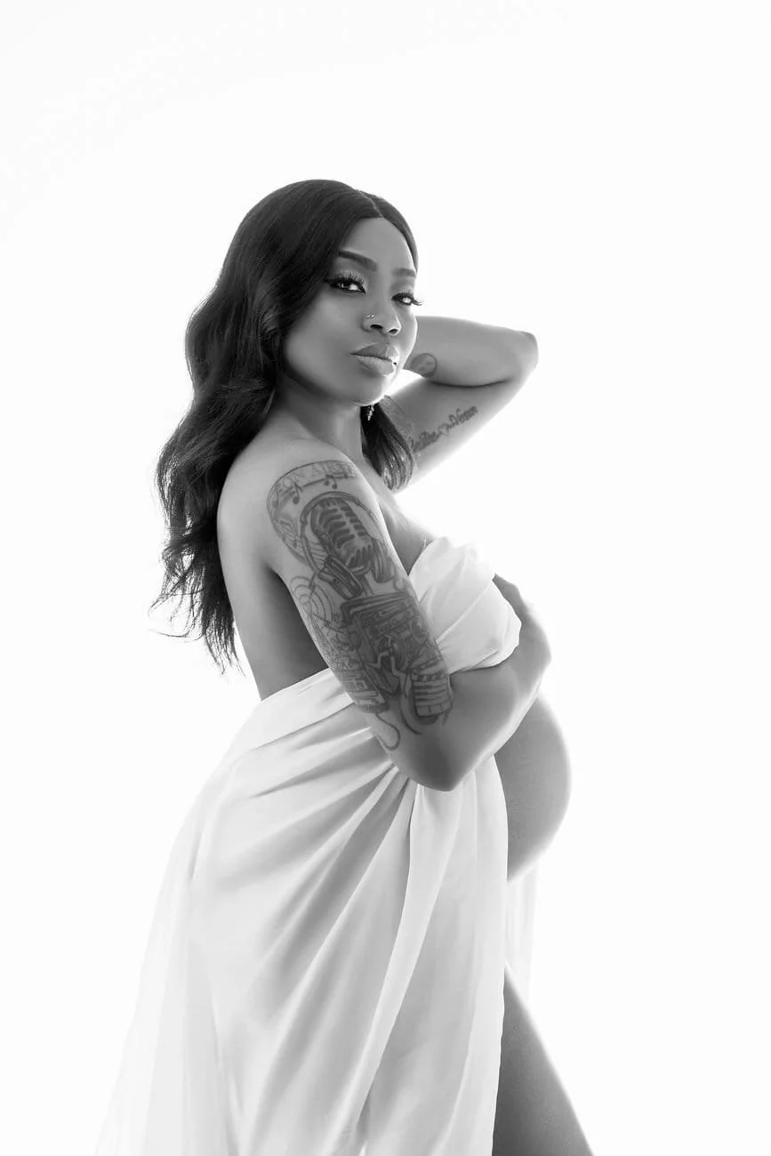 Expecting mother photoshoot with elegant draped fabric baby bump in Chicago - Filaneyka photo studio