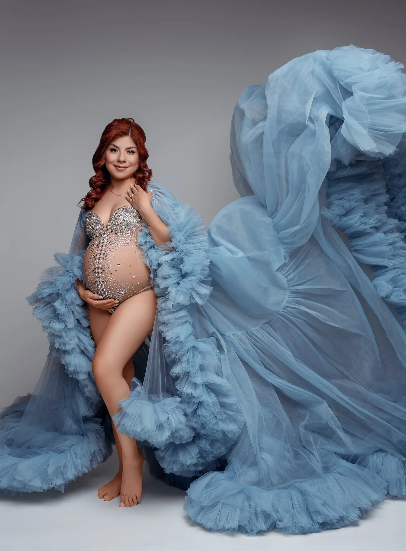 Pregnancy photography with blue tulle gown maternity portrait in Chicago - Filaneyka photo studio