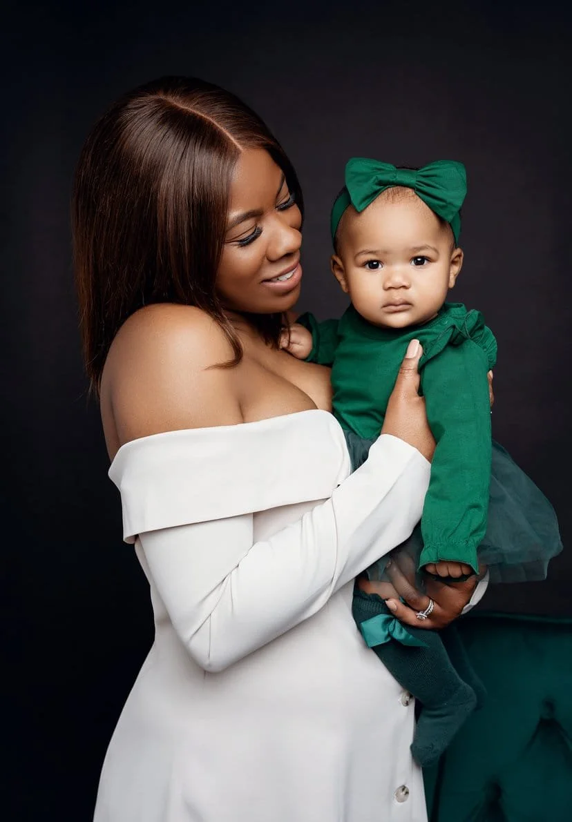 First birthday photoshoot with mother and baby in green outfit in Chicago - Filaneyka photo studio