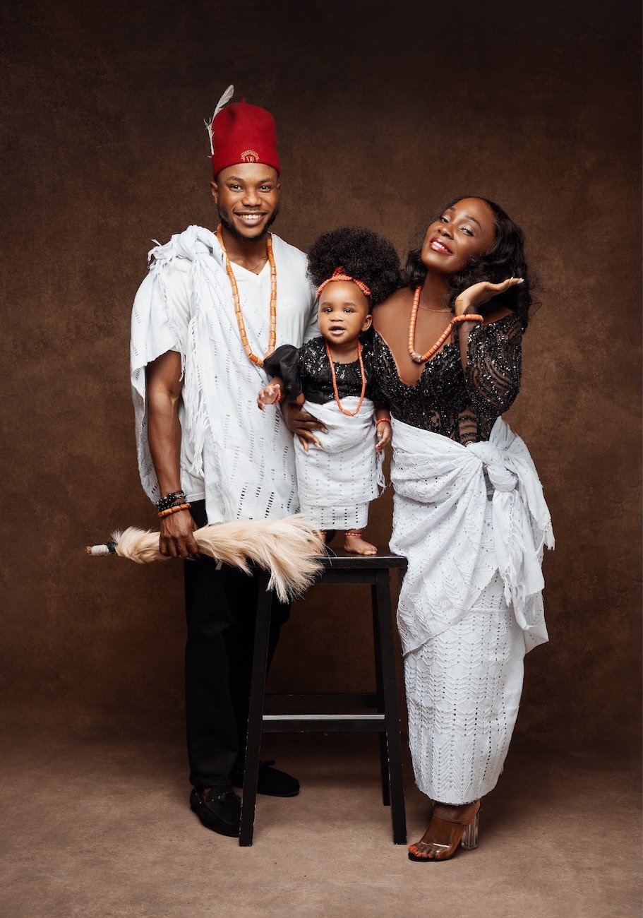 Family photography with family in traditional African attire in Chicago - Filaneyka photo studio
